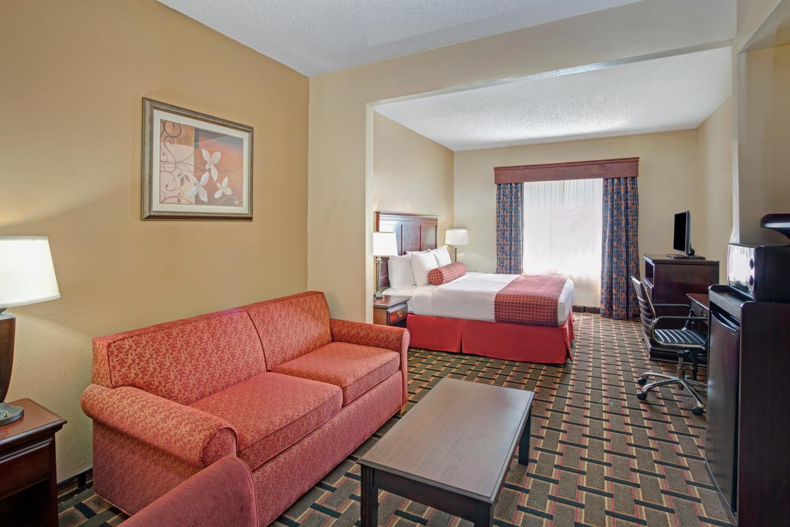One-Bedroom King Suite - Non-Smoking - Photo 2