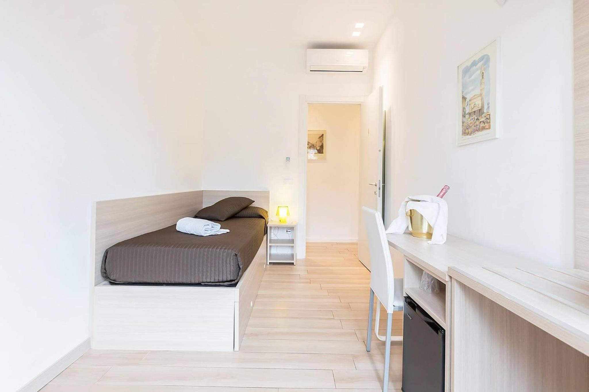 Deluxe Single Room