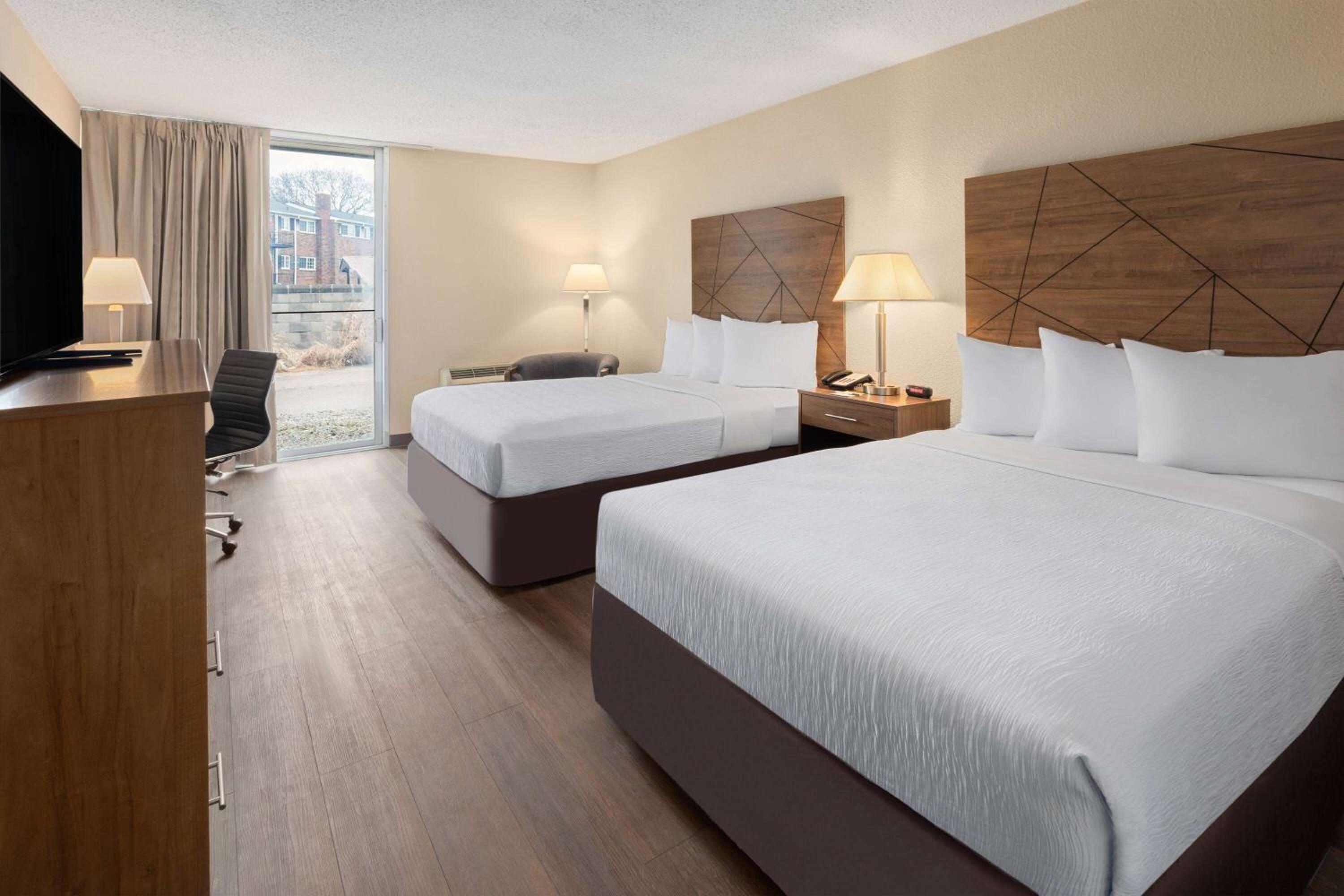 Double Room with Two Double Beds - Non-Smoking - Photo 1