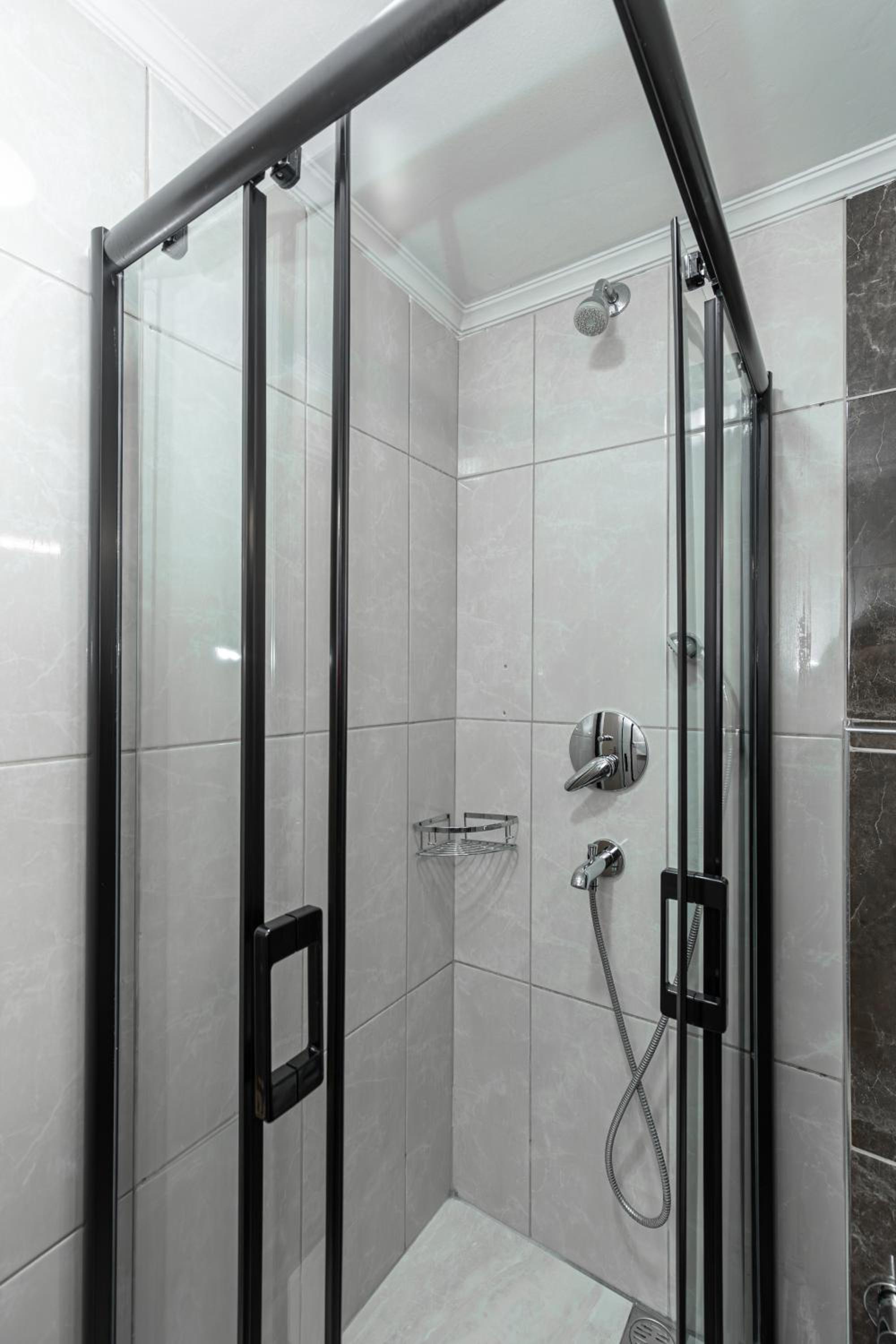 Deluxe Double Room - Photo 17