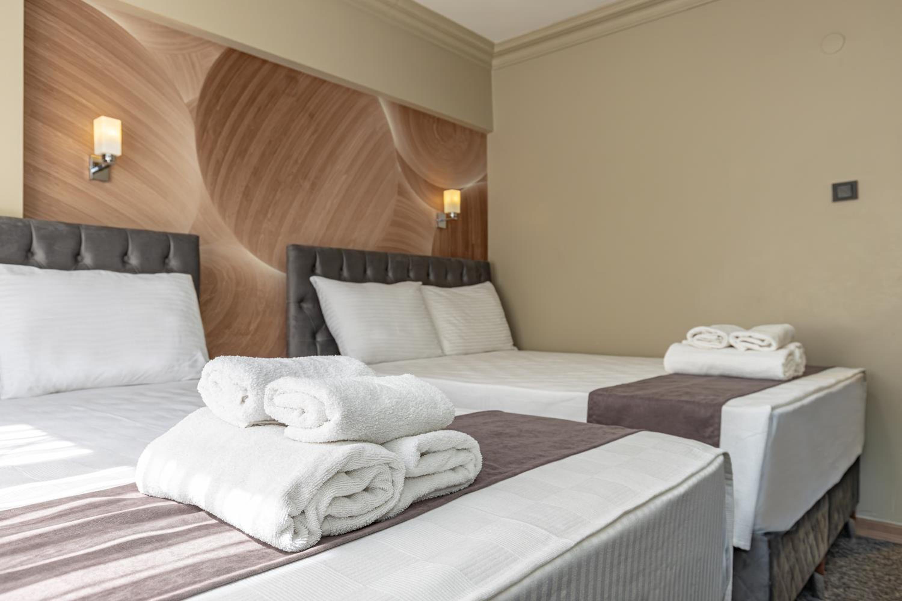 Deluxe Double Room - Photo 2