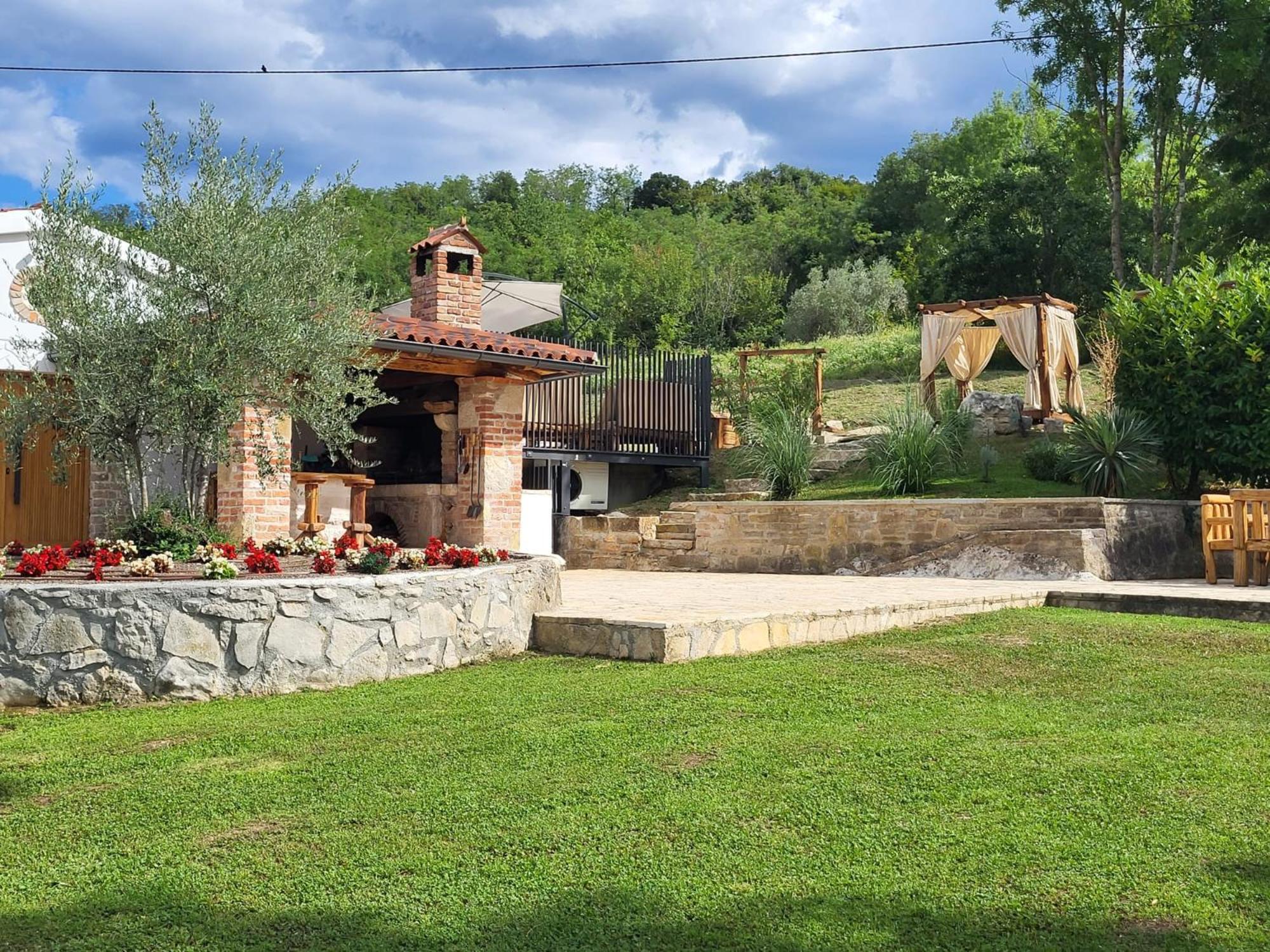 Villa photo 3