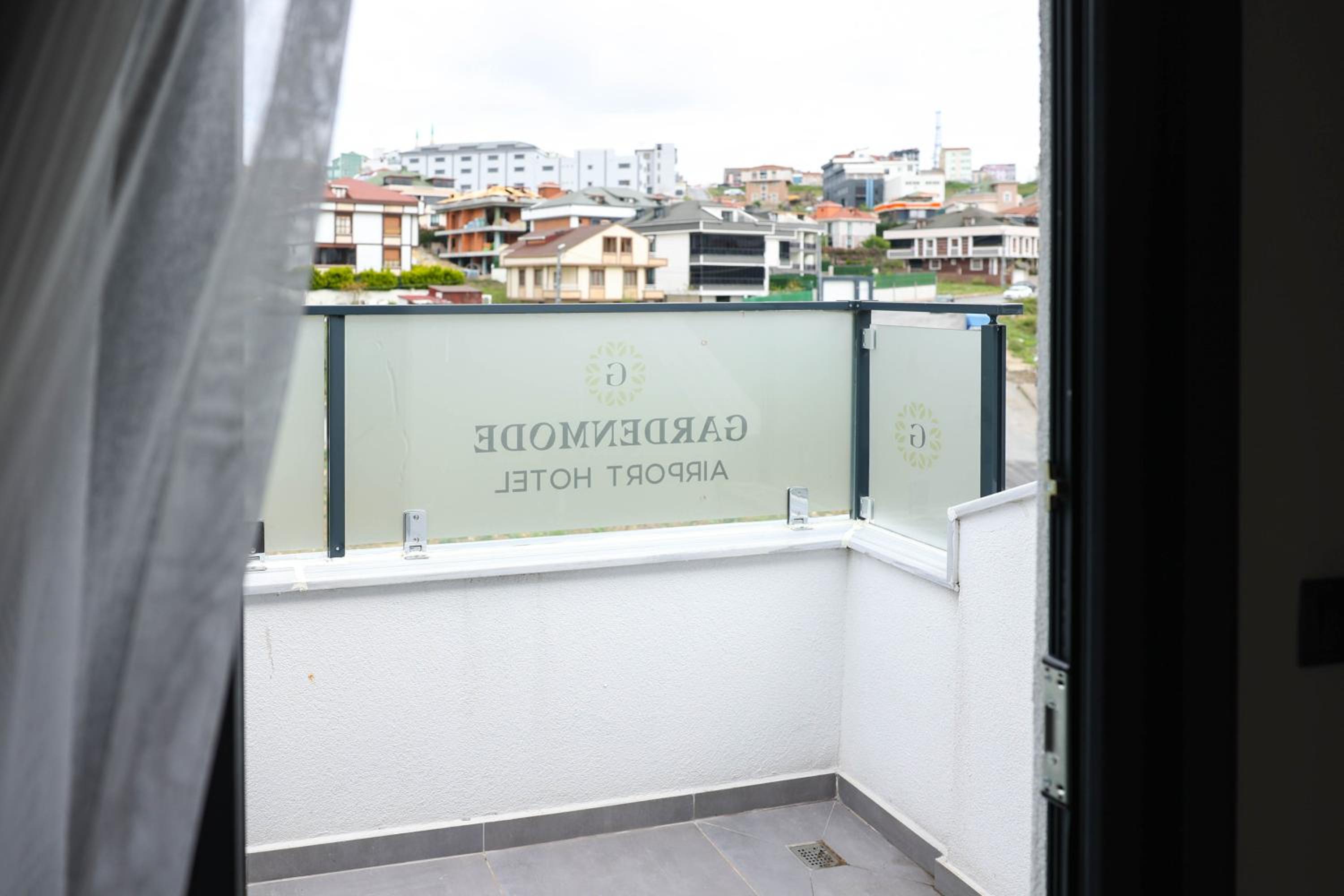 Deluxe Double Room with Balcony - Photo 3