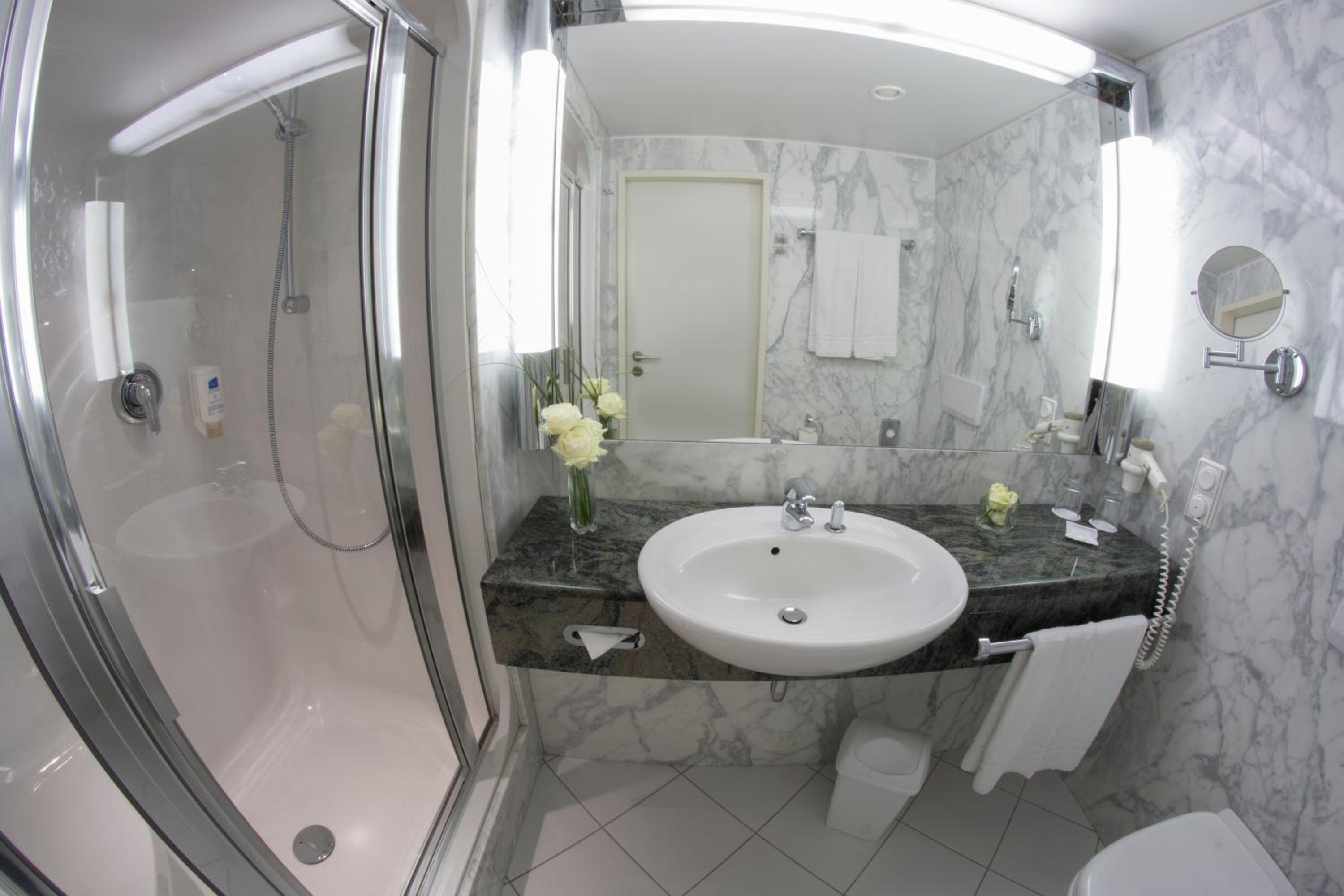 Standard Double Room - Photo 4