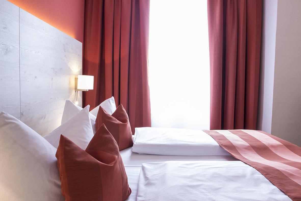 Double Room - Photo 12