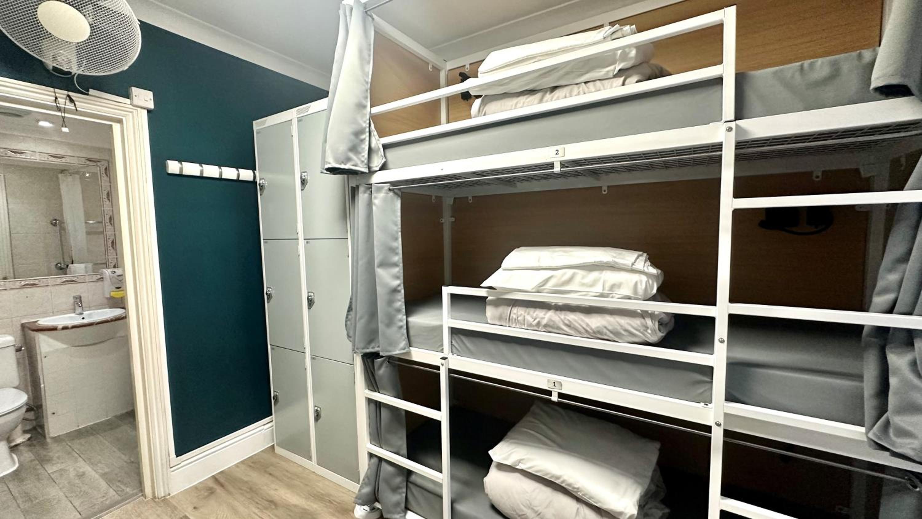 Bed in Mixed Dormitory Room for 4 People with Bathroom (18-45 Years) photo 2