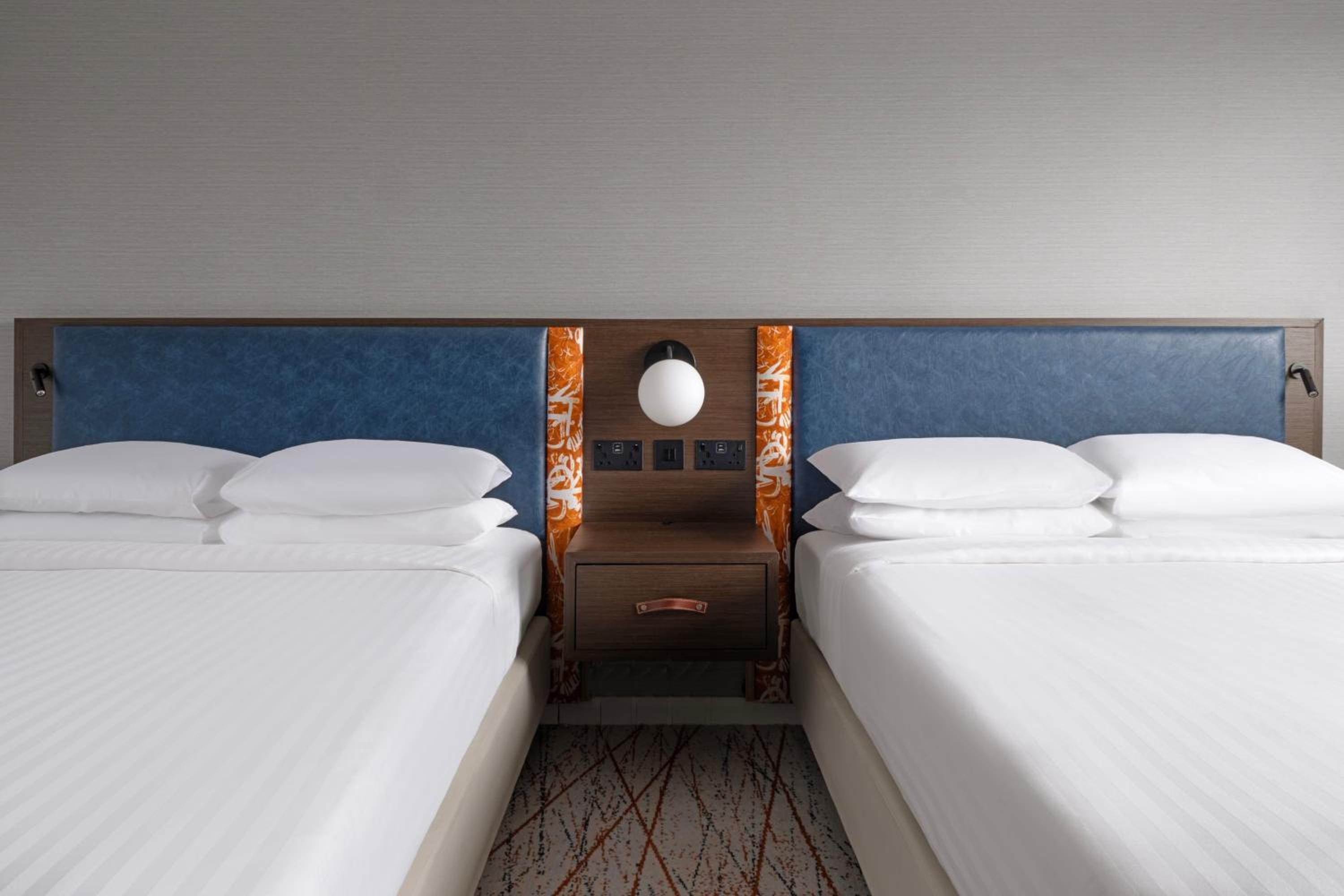 Deluxe Family Room with Two Double Beds - Photo 7