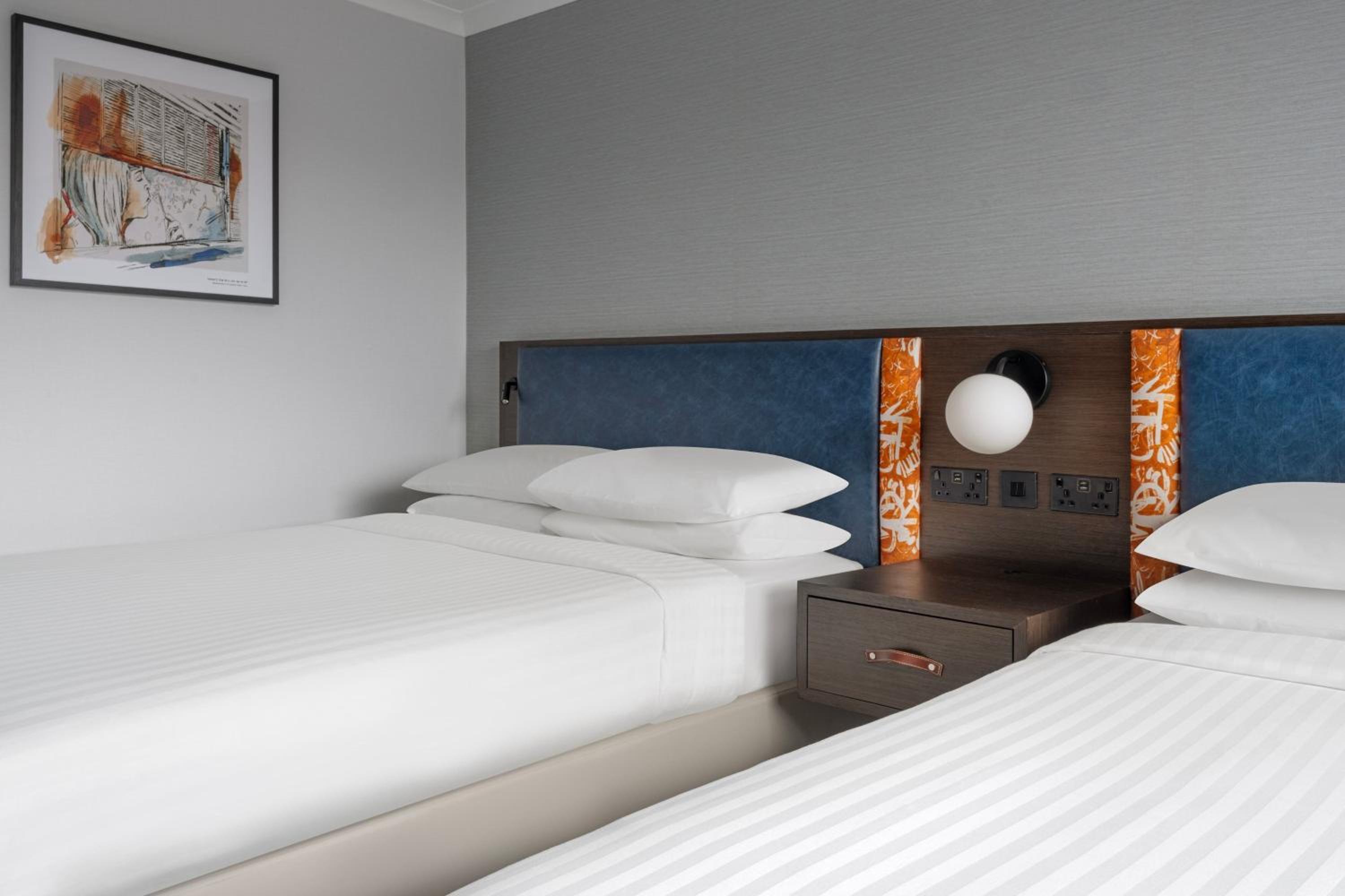 Deluxe Family Room with Two Double Beds - Photo 8