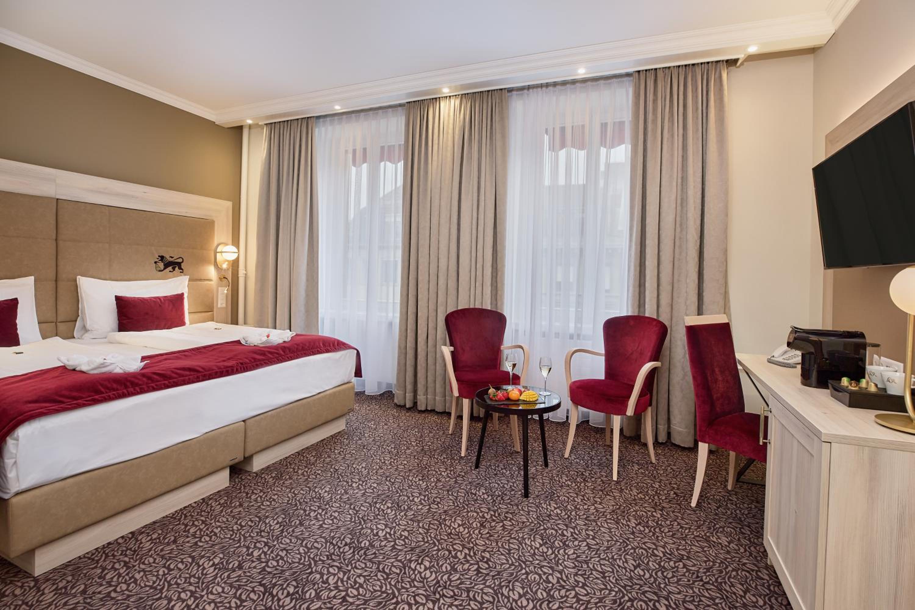 Deluxe Top View Room with Balcony - Photo 6