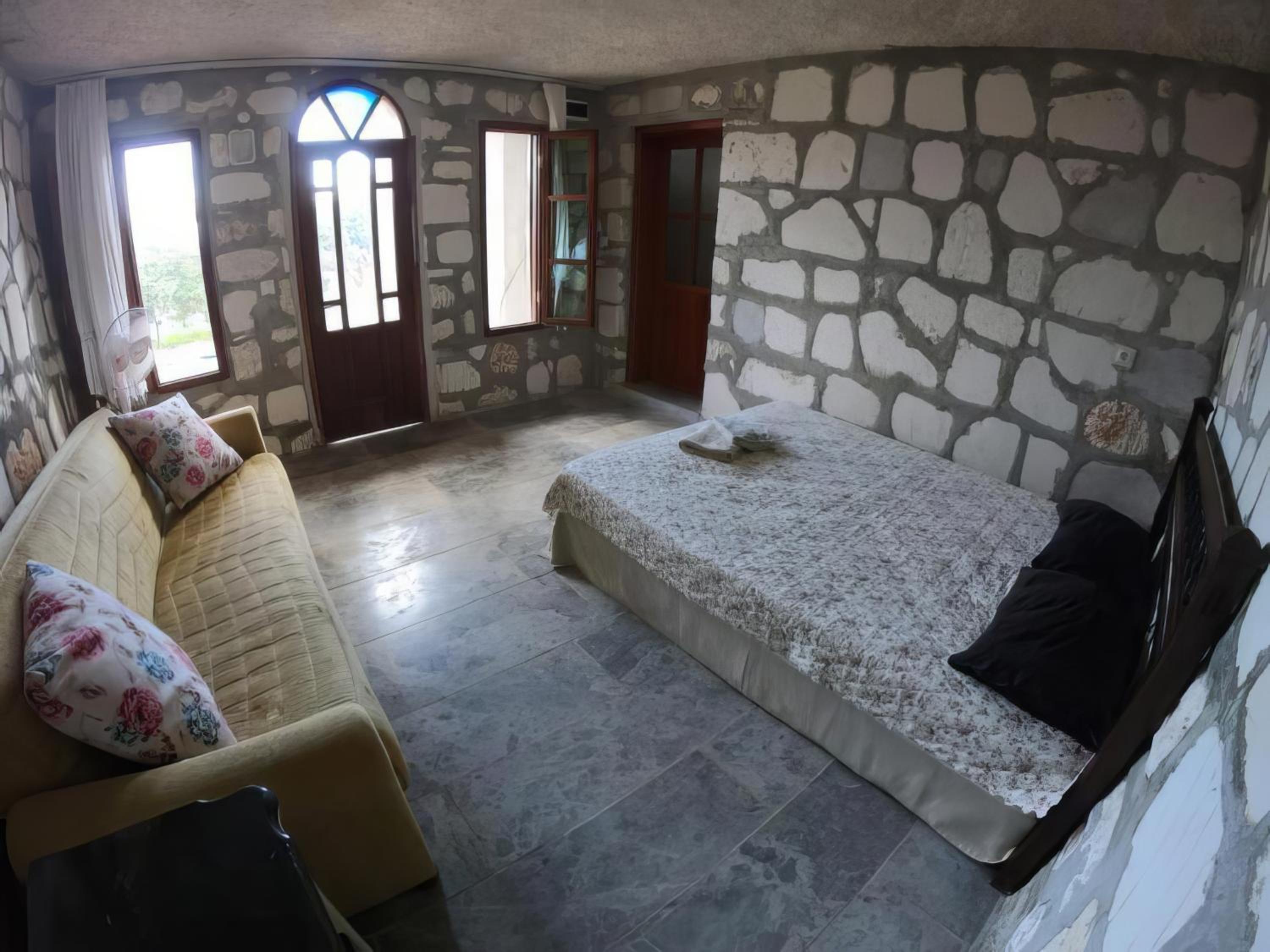 Budget Triple Room photo 2