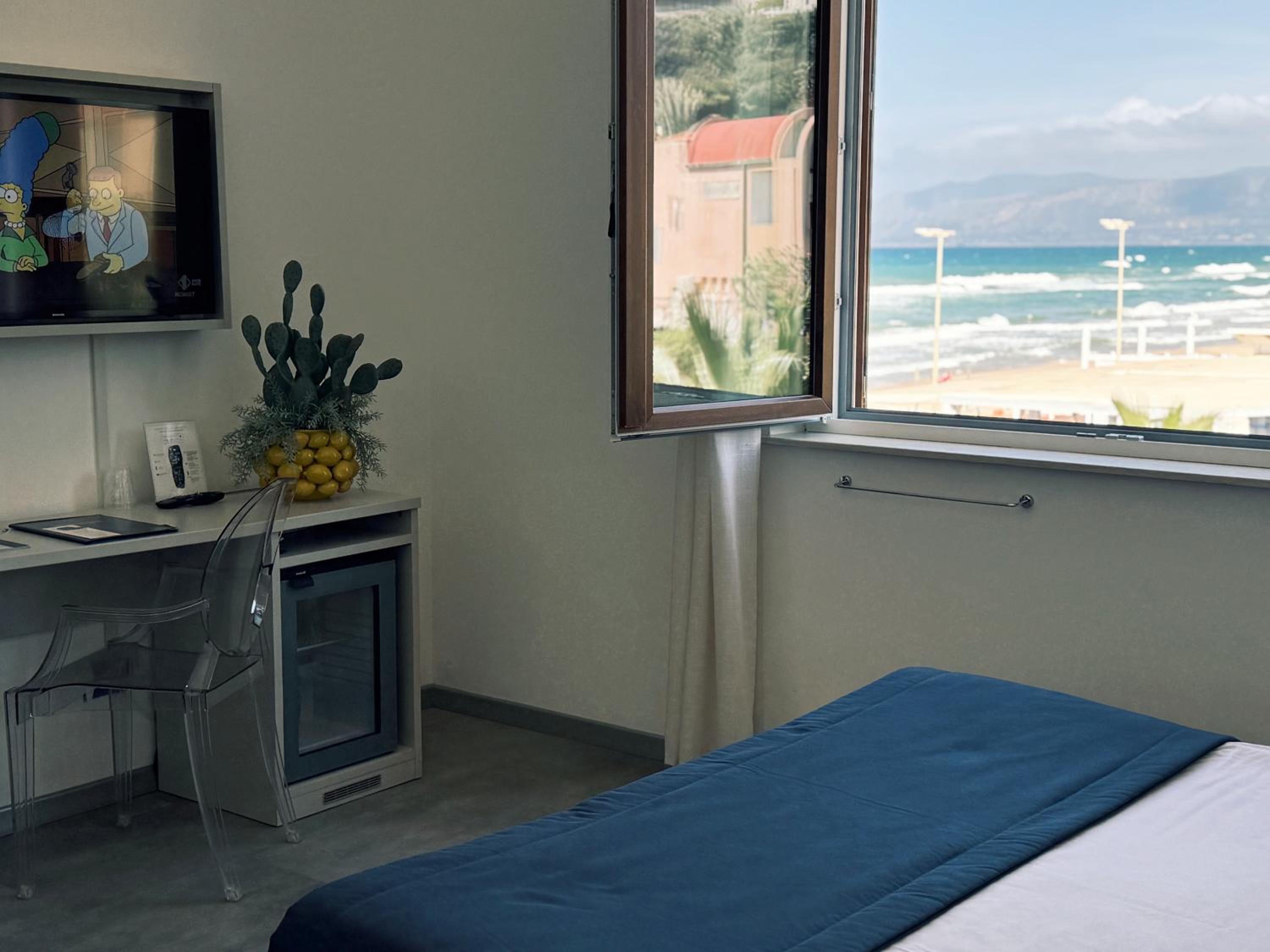 Standard Double Room with Garden View - Photo 10