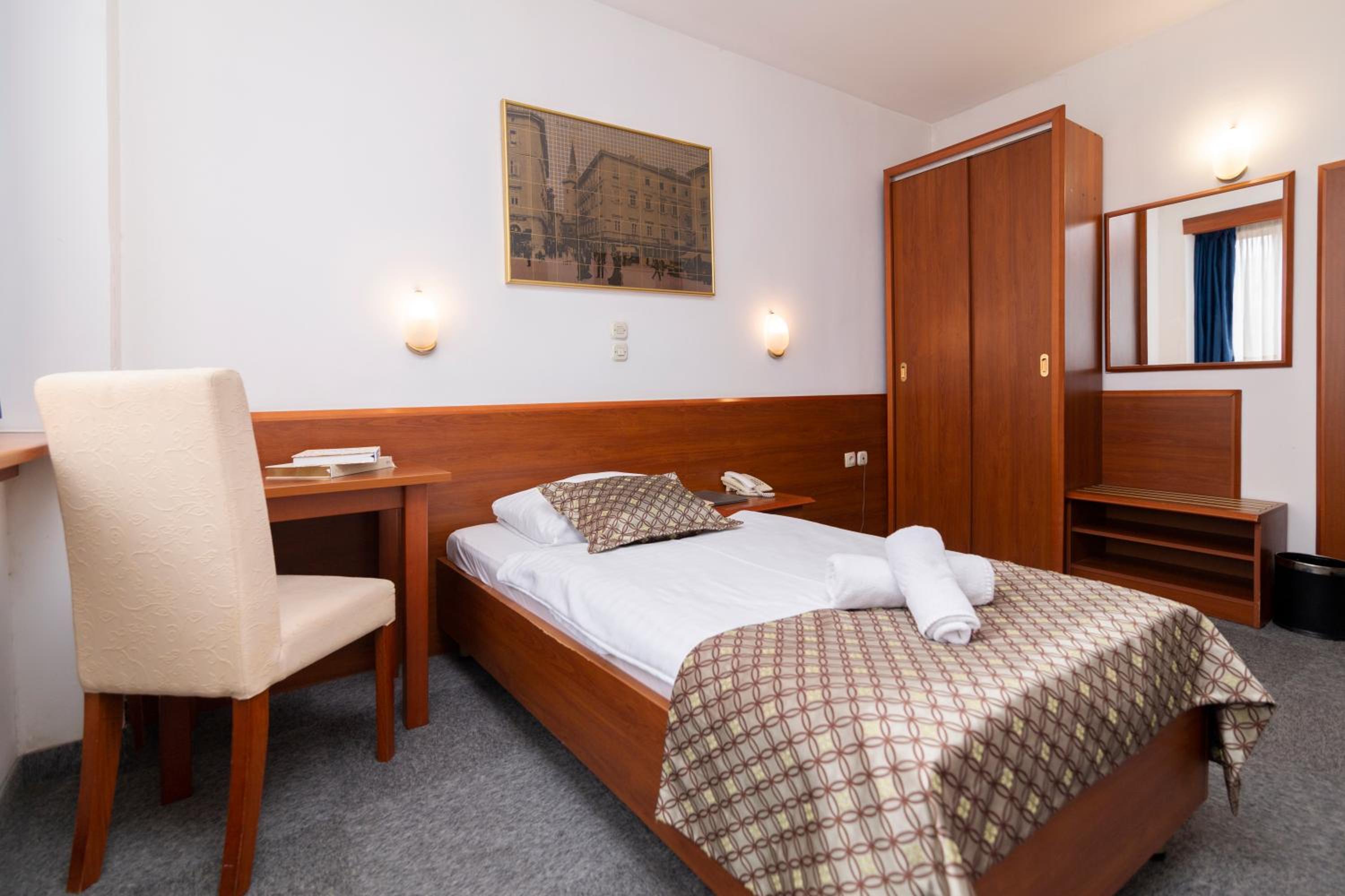 Standard Single Room photo 3