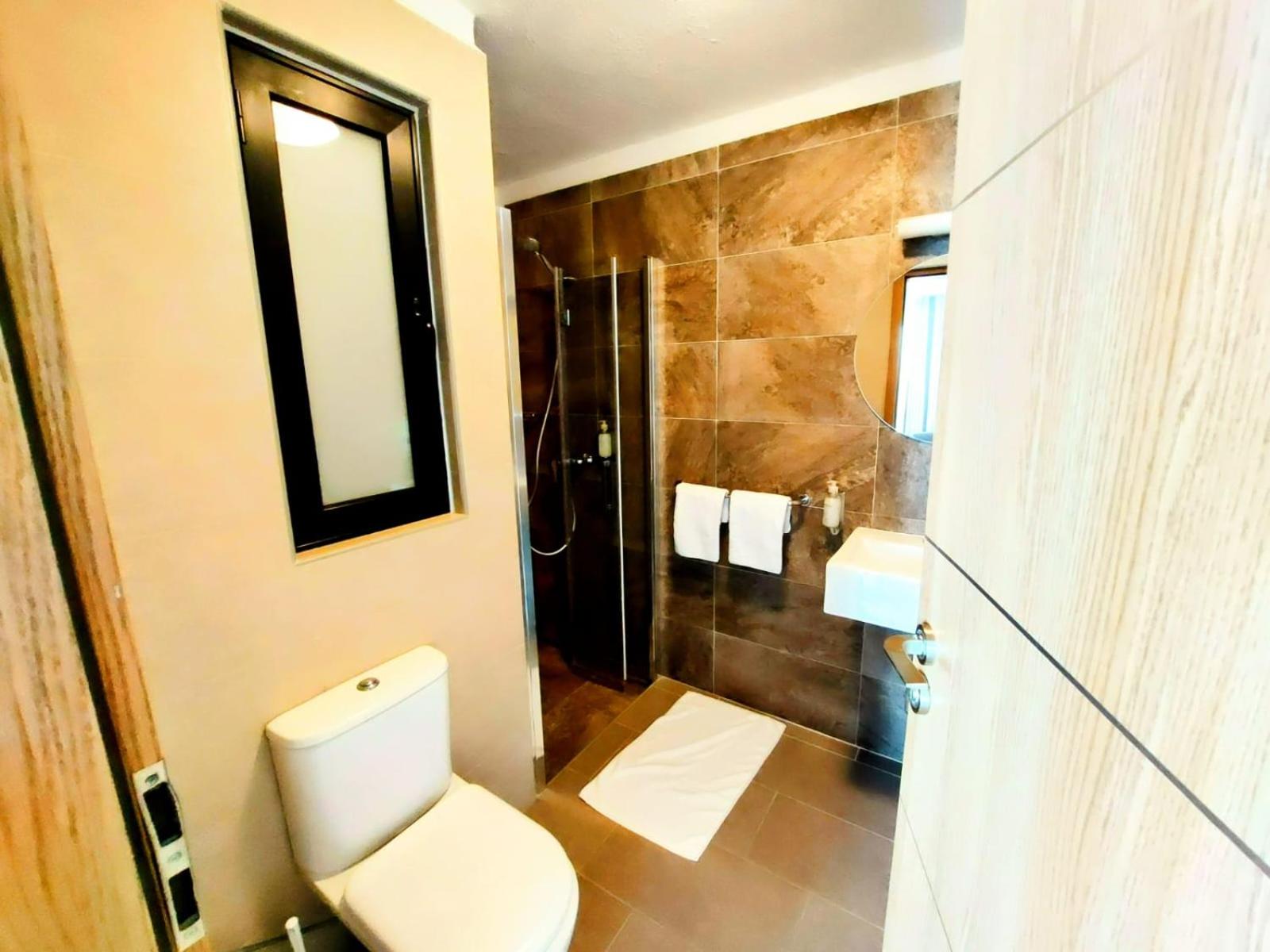 Penthouse Suite - Photo 8