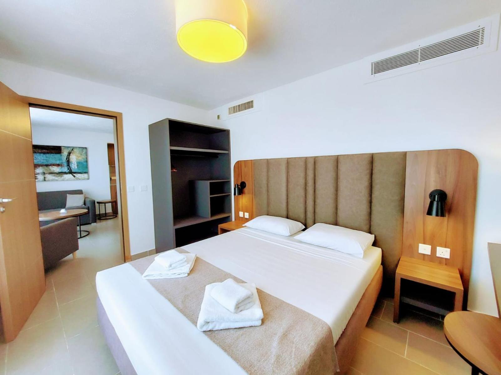 Penthouse Suite - Photo 2