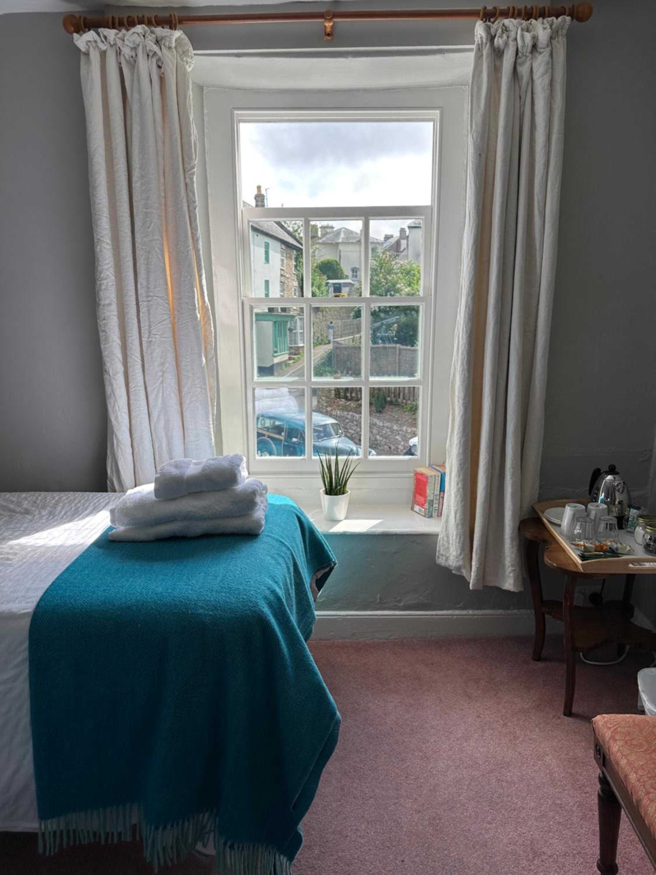 Double or Twin Room with Private Bathroom photo 2