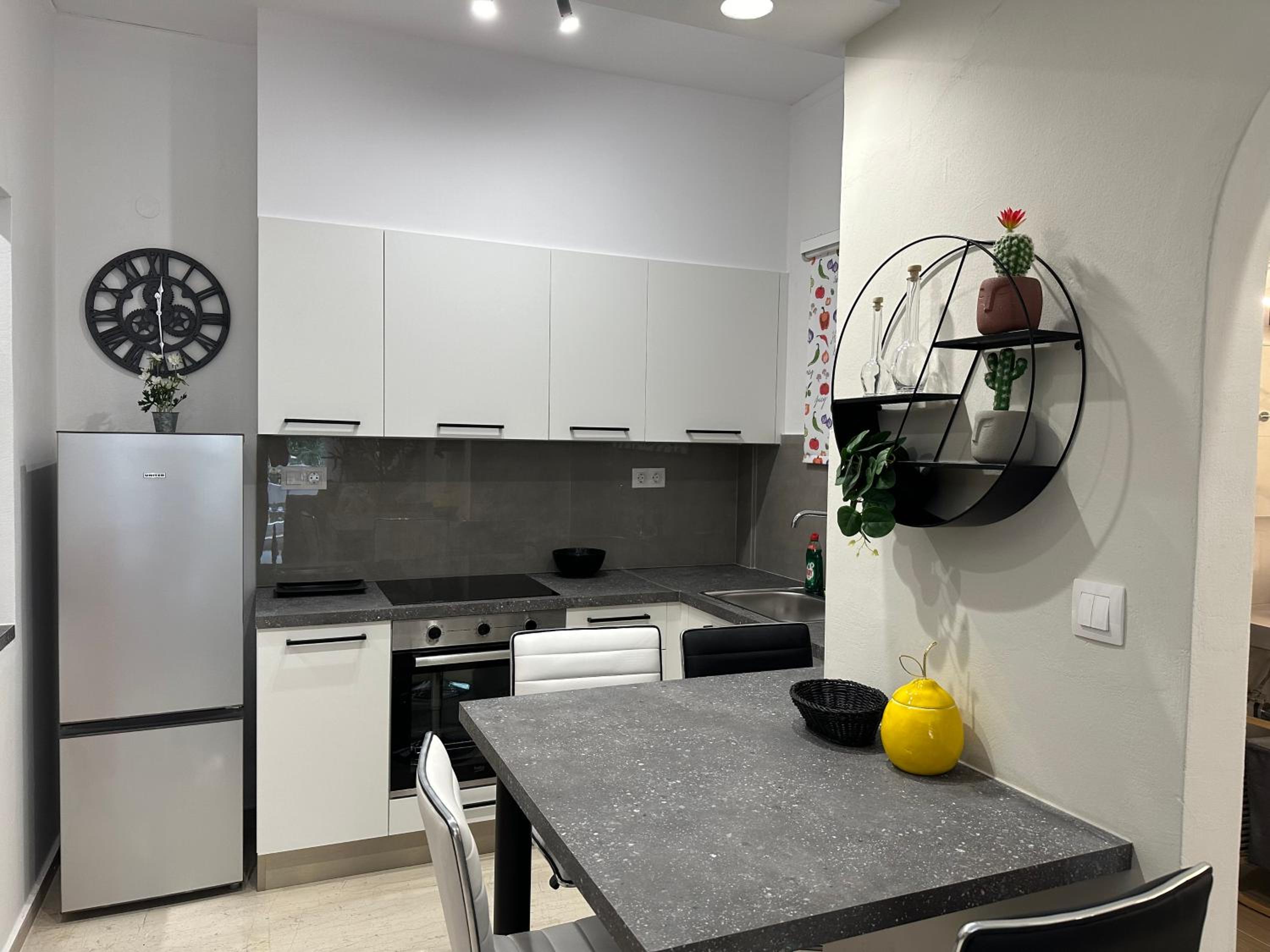 Superior Apartment photo 2