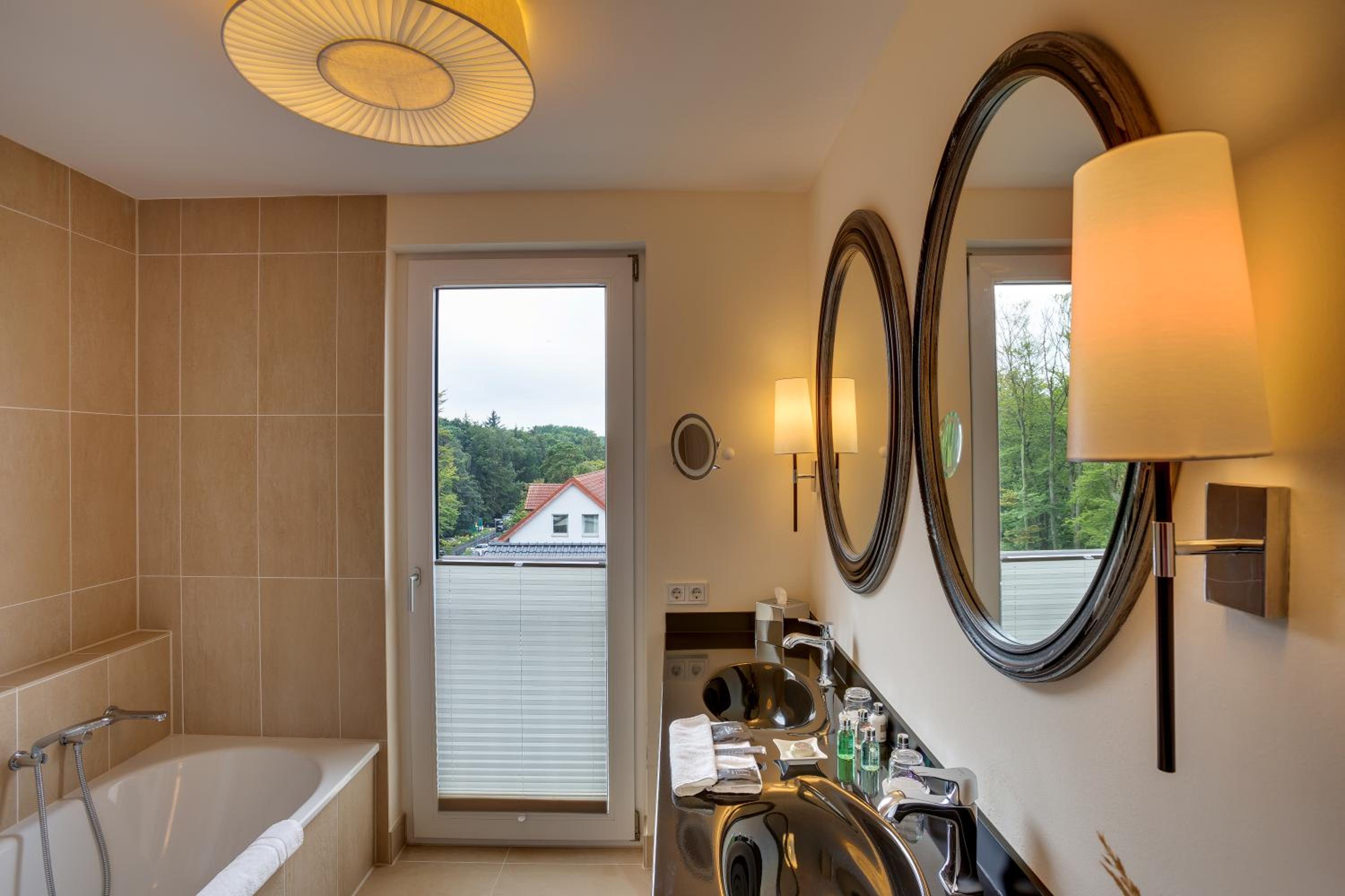 Suite - Photo 5