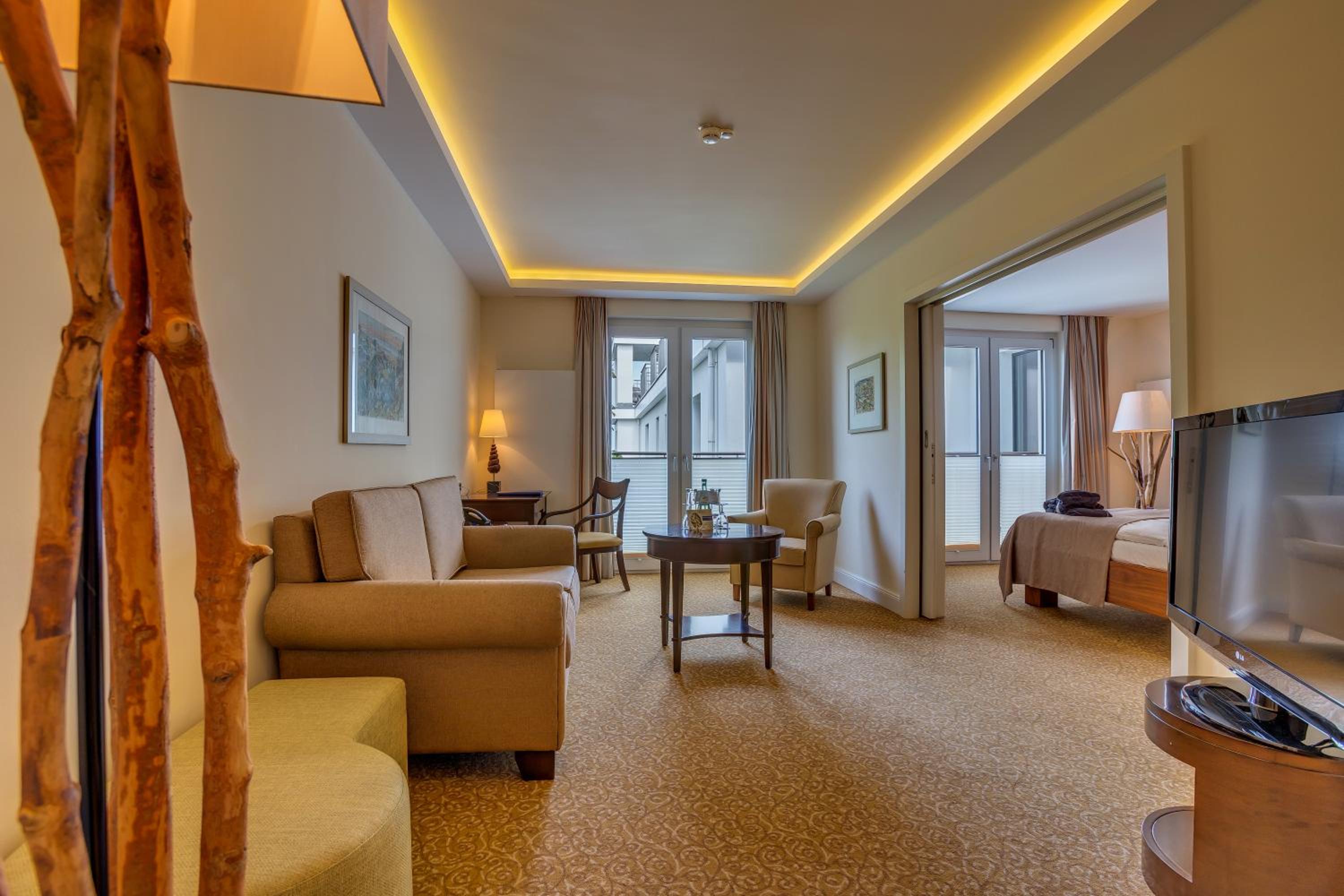 Suite - Photo 3