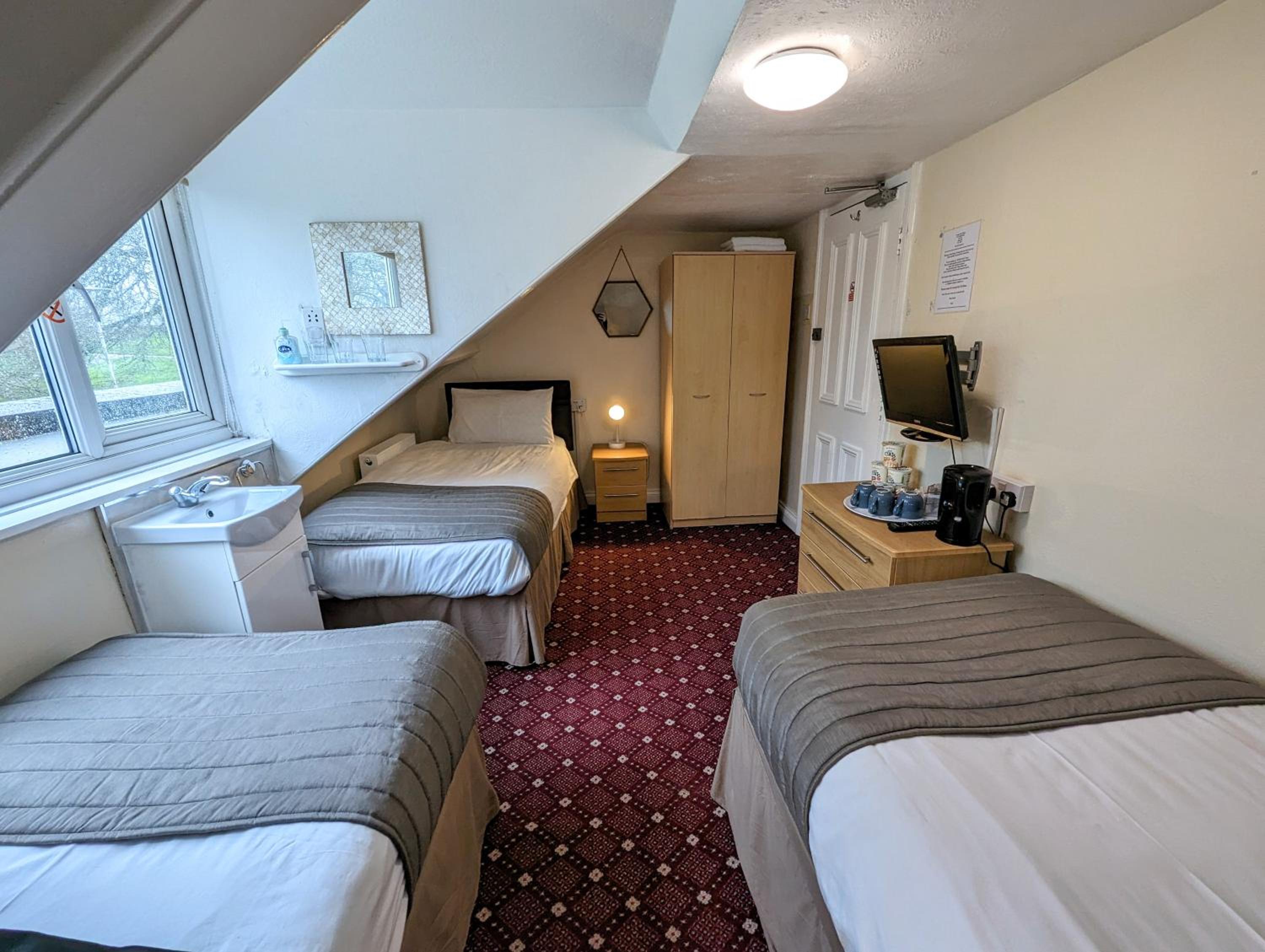 Triple Room with Shared Bathroom photo 1