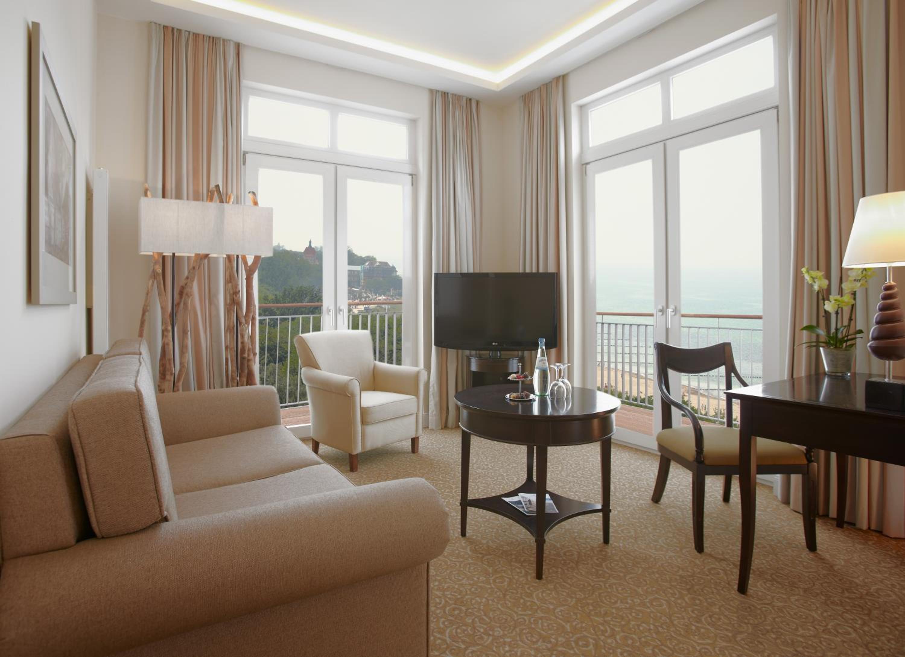 Suite with Sea View - Photo 2