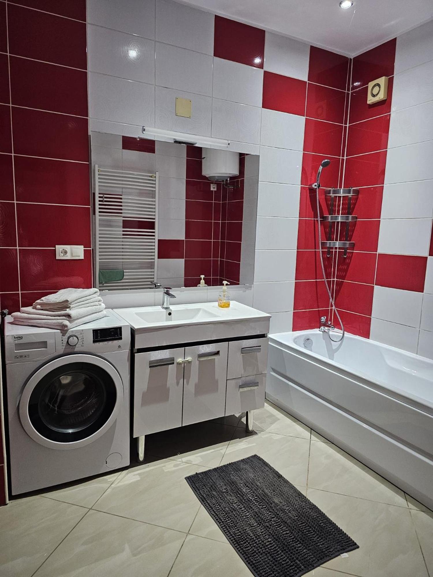 One-Bedroom Apartment - Photo 13