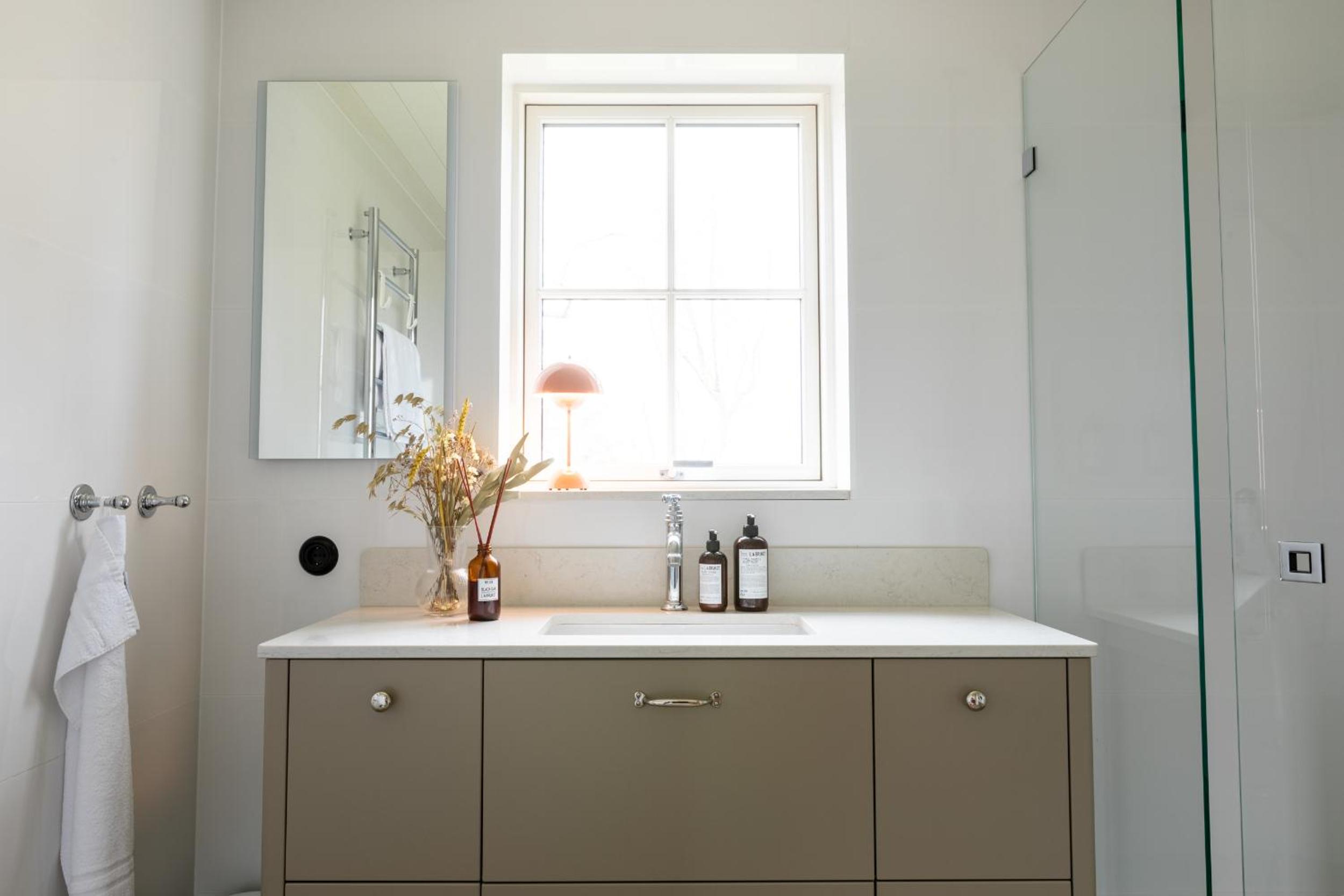 Twin Room with Shared Bathroom photo 3