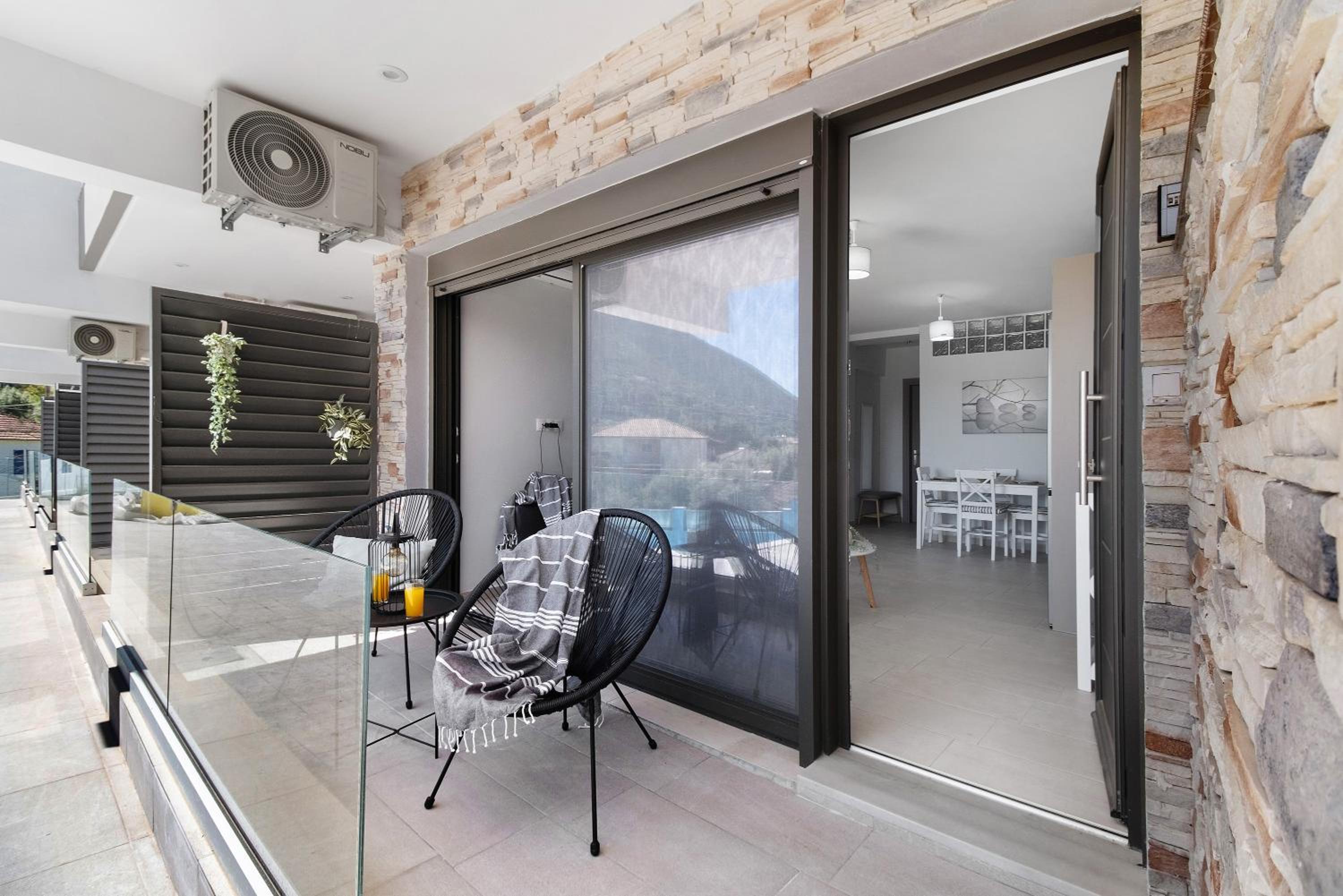 Superior One-Bedroom Apartment with Balcony photo 2