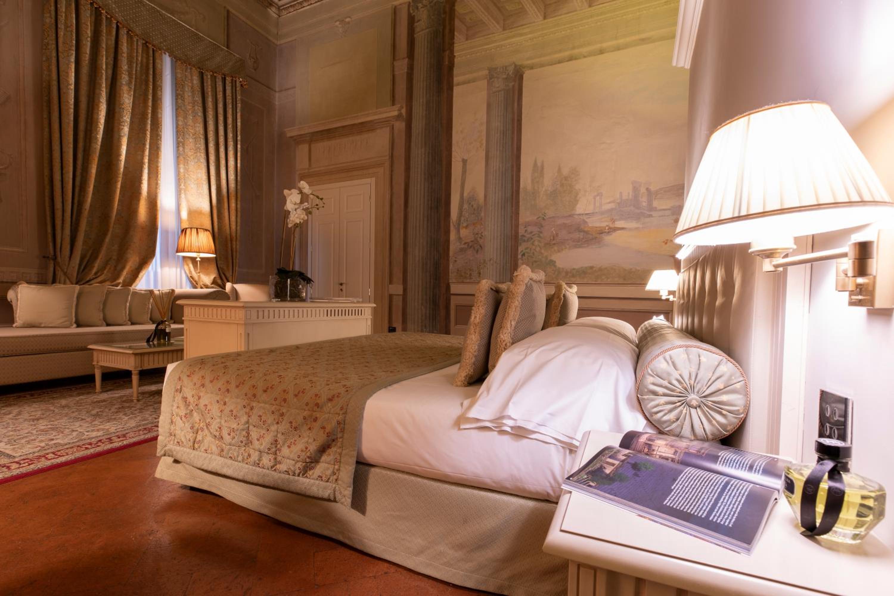 Junior Suite (3 Adults) photo 3