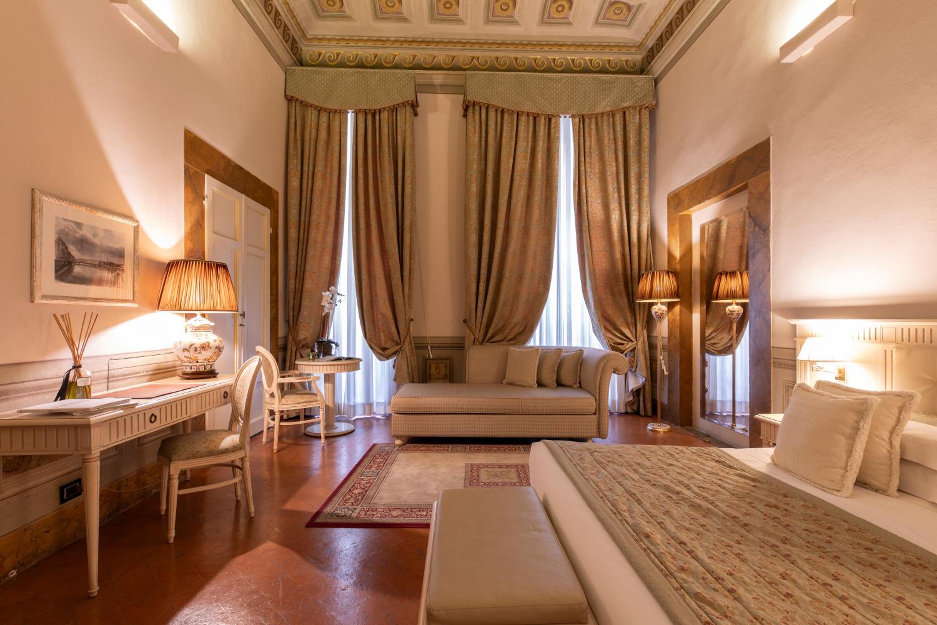 Junior Suite (2 Adults) photo 1