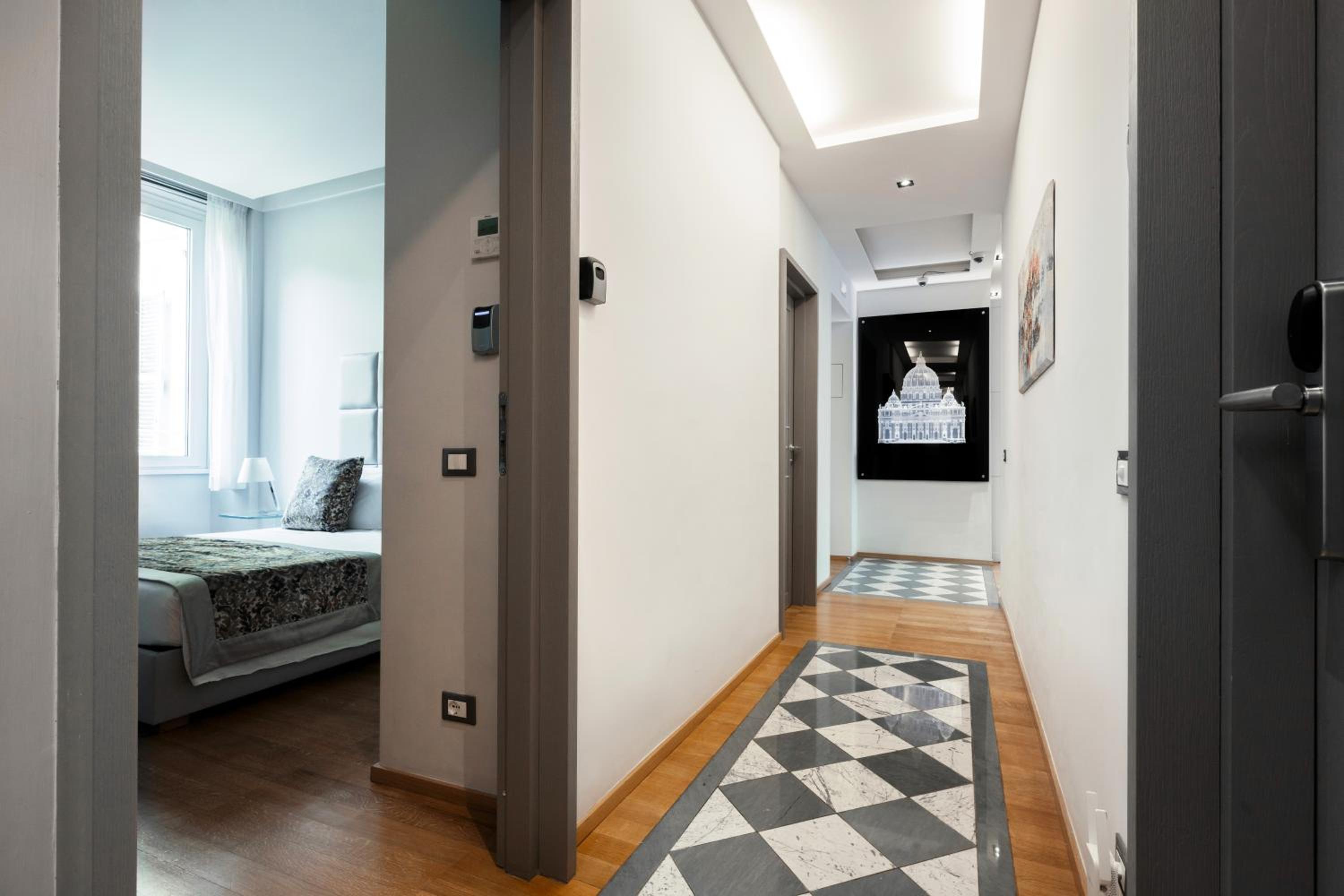 Deluxe King Room photo 3