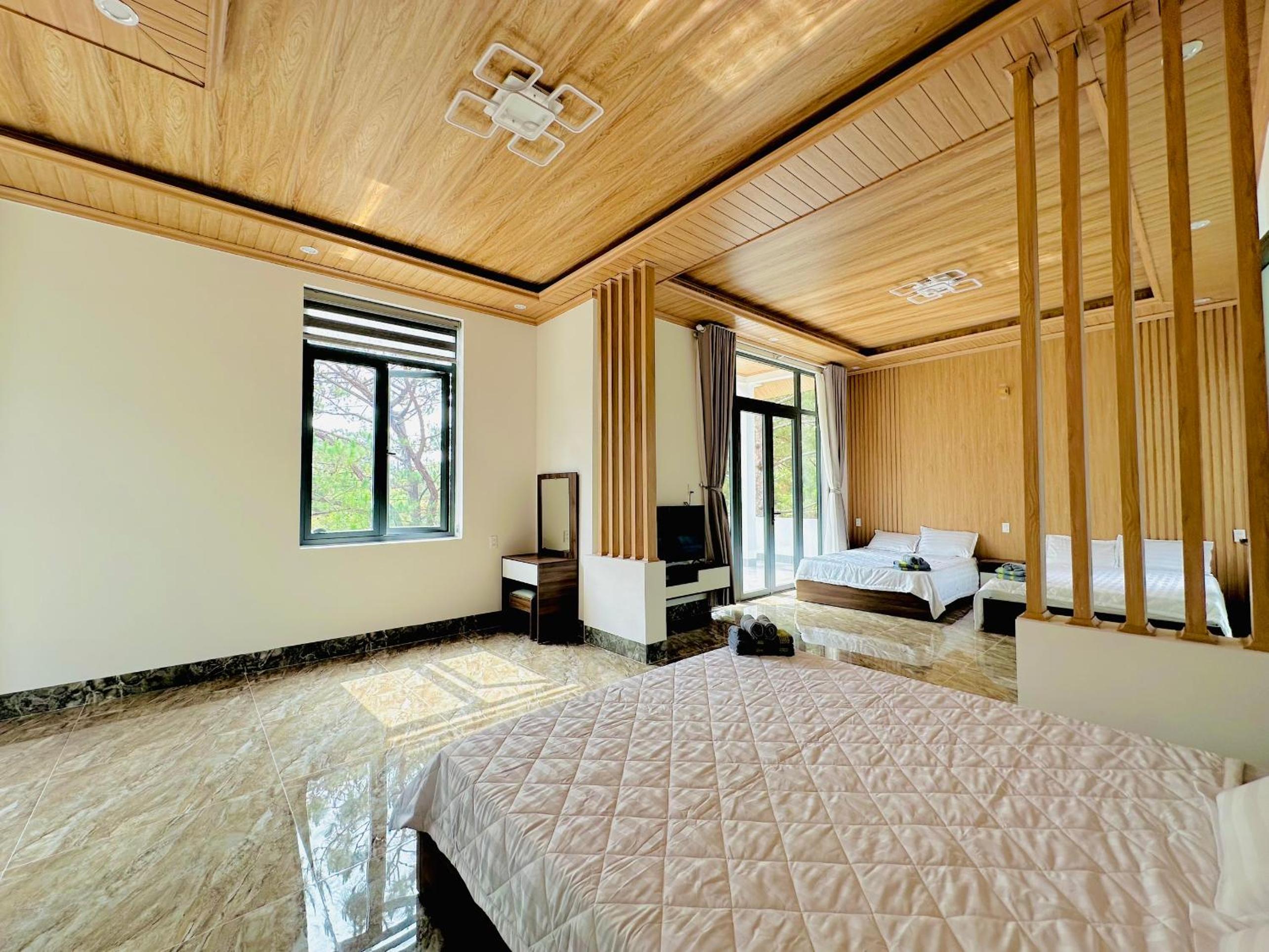 Deluxe Family Room photo 1