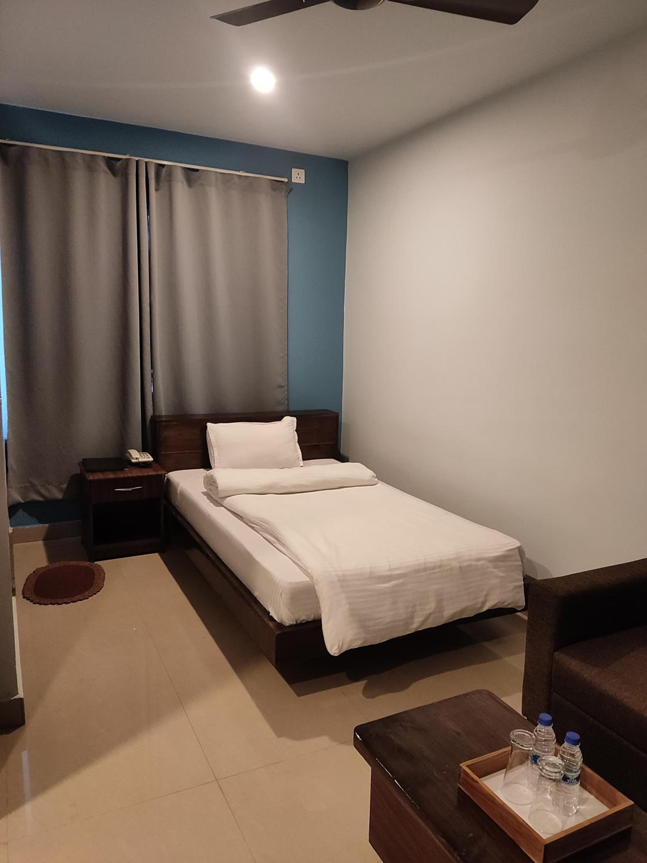 Standard Single Room - Photo 4