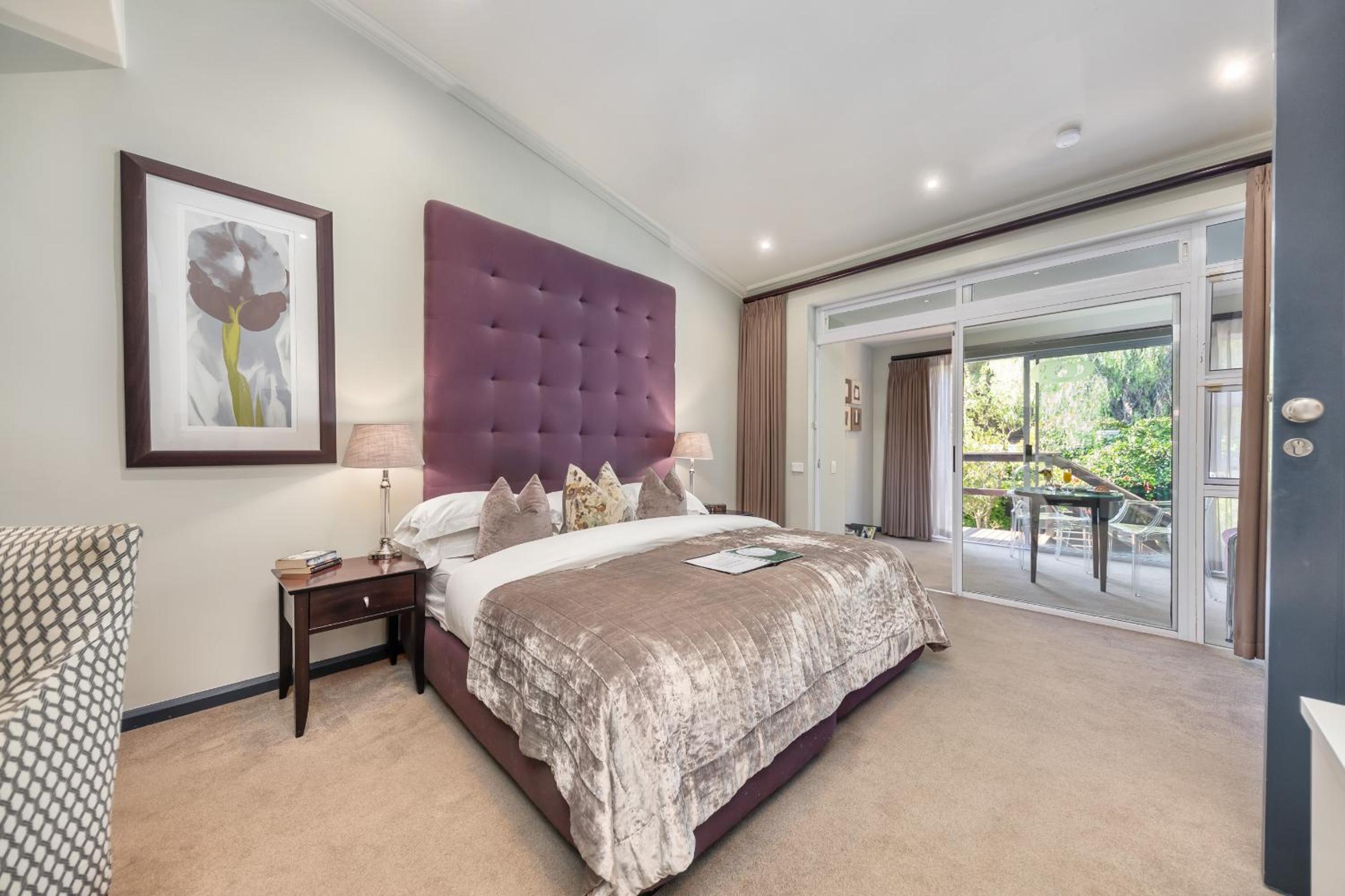 Deluxe King Room photo 1