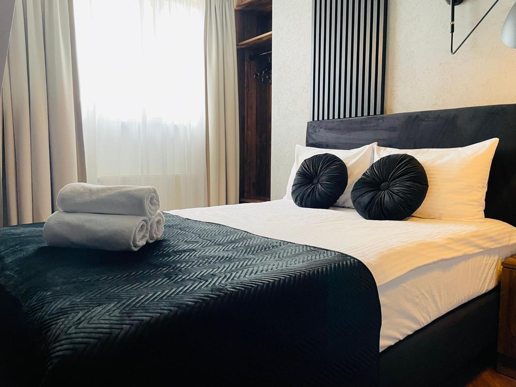 Deluxe Triple Room - Photo 12