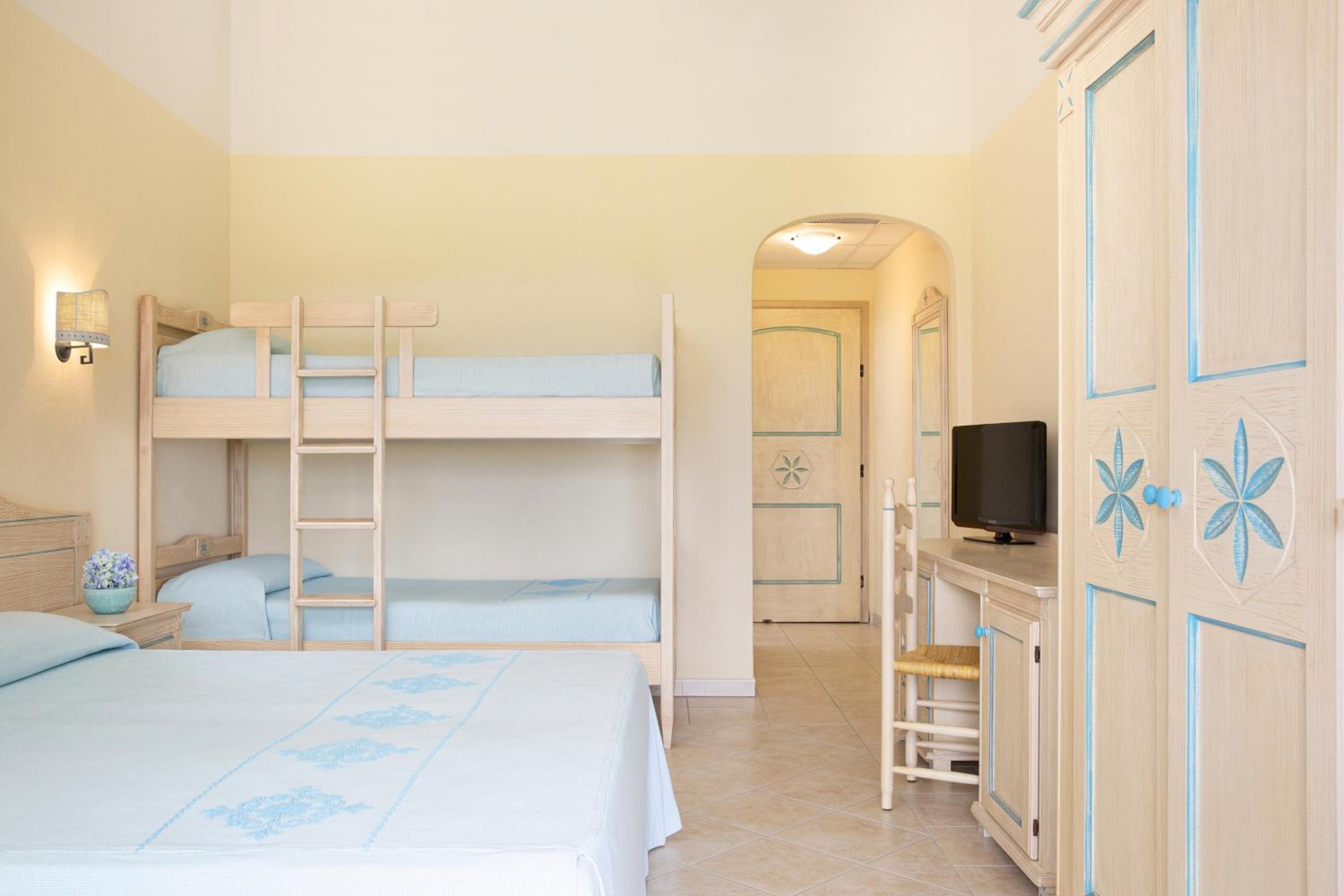 Economy Quadruple Room photo 2