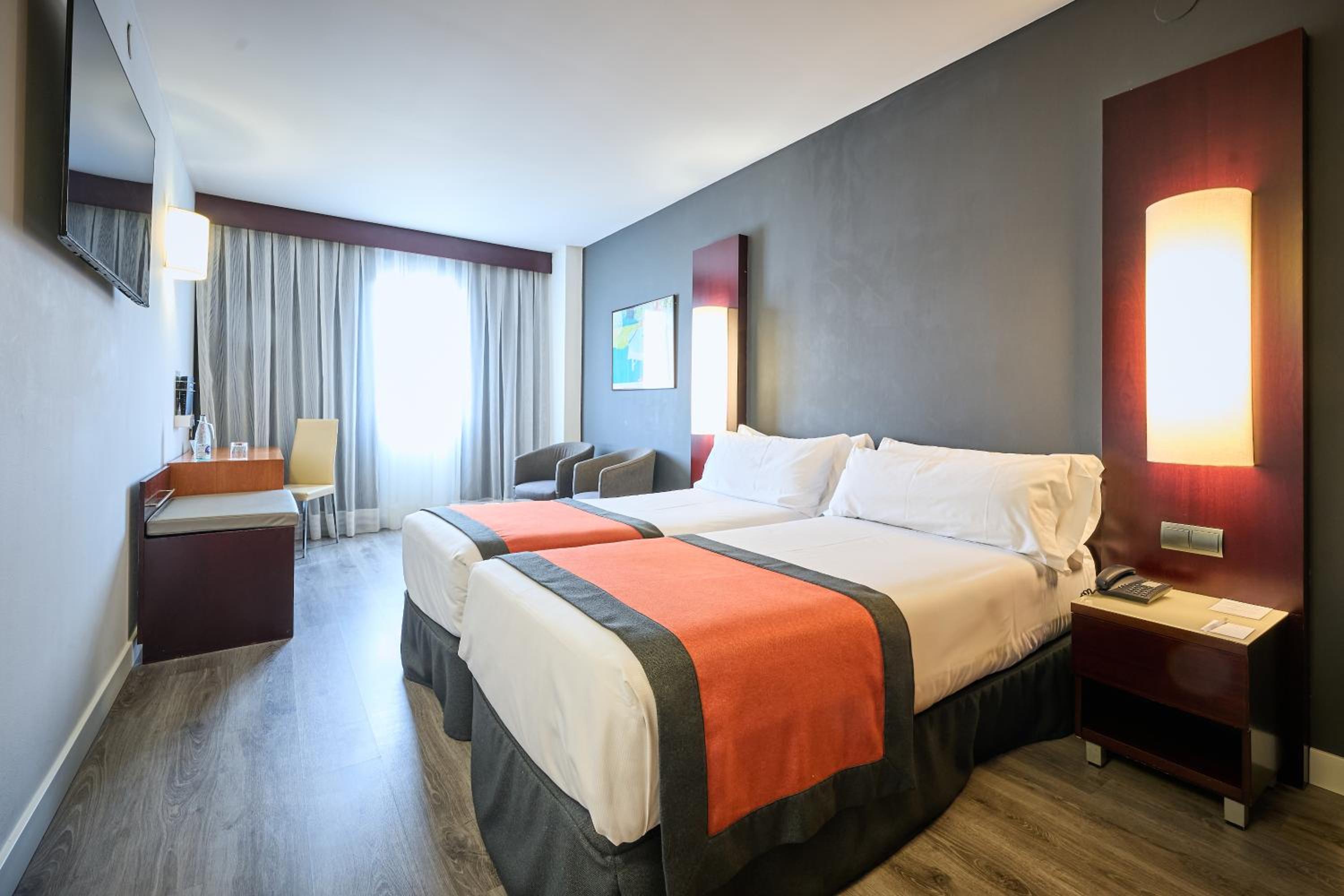 Double or Twin Room - Photo 3