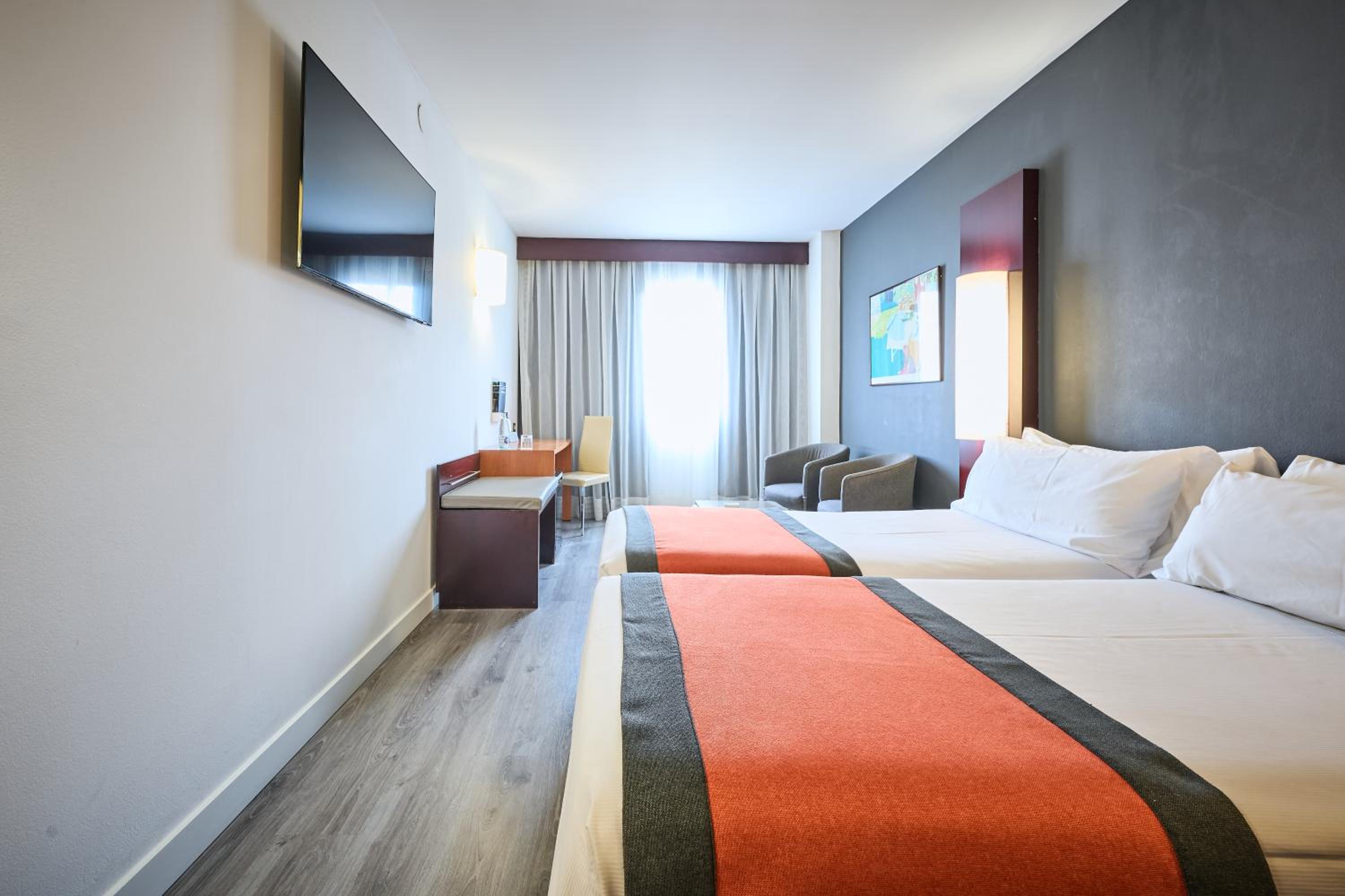 Double or Twin Room - Photo 5
