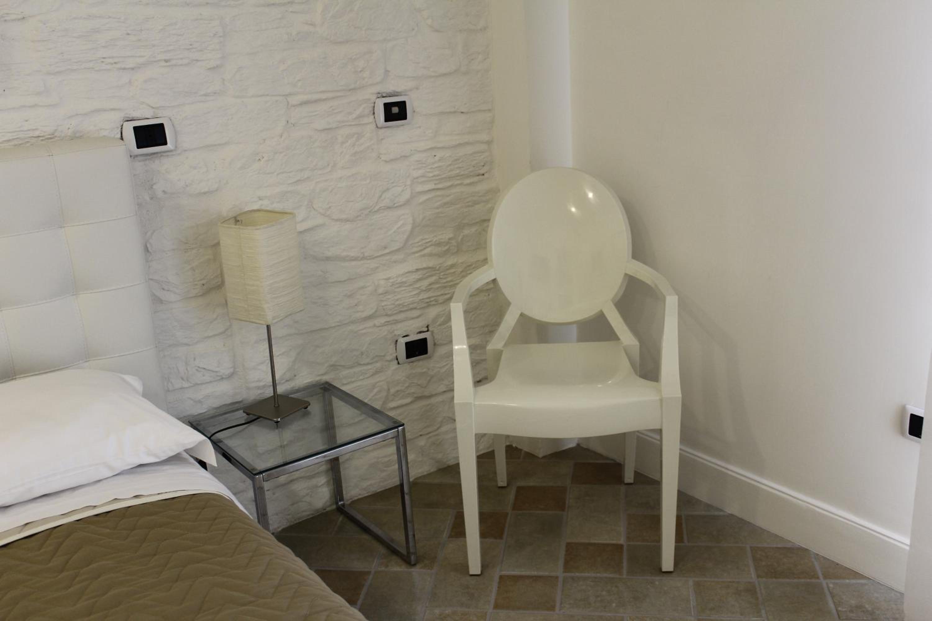 Triple Room with Private Bathroom photo 3