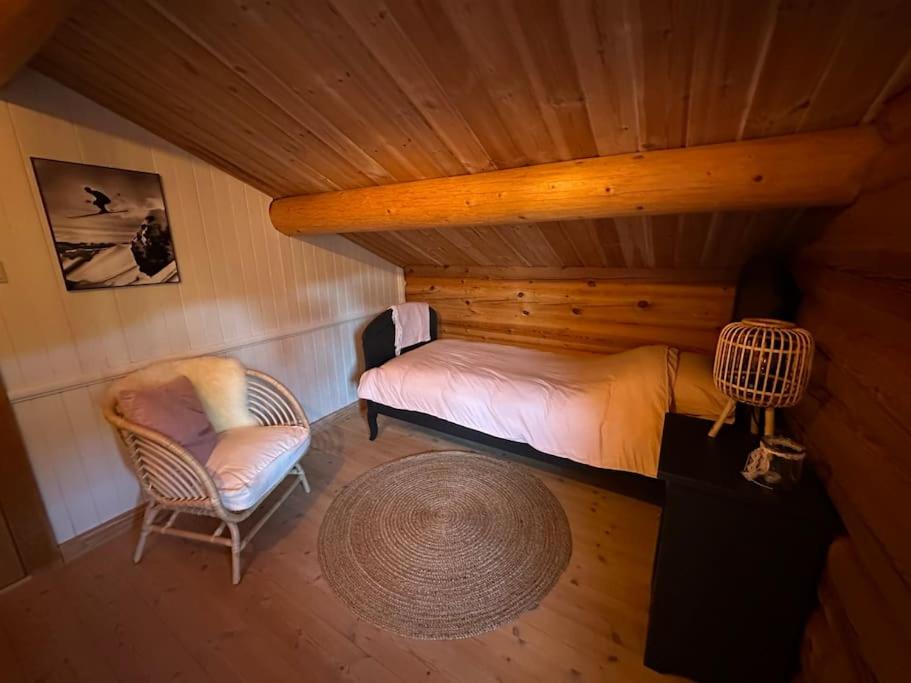 Three-Bedroom House photo 1