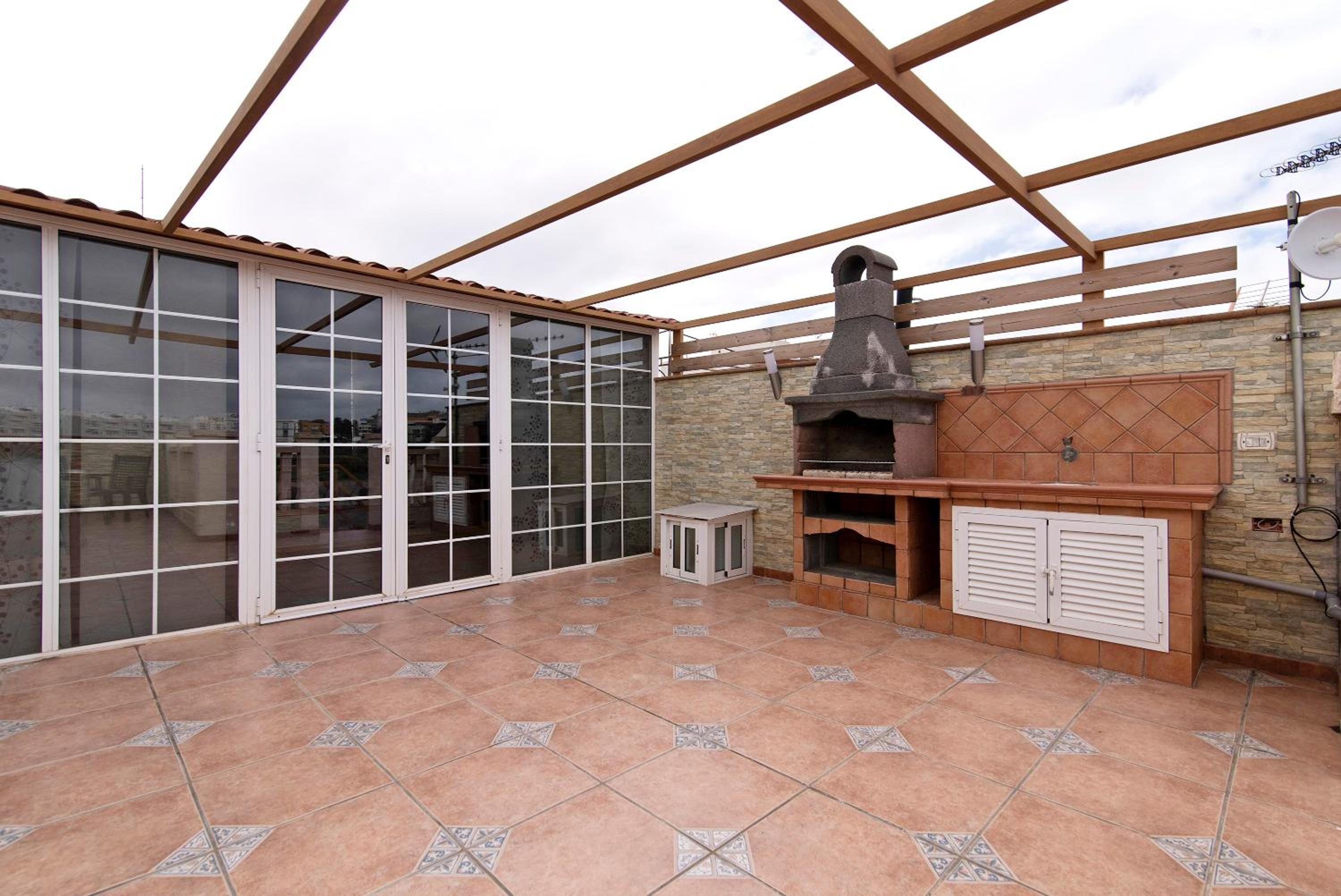 Three-Bedroom House photo 3