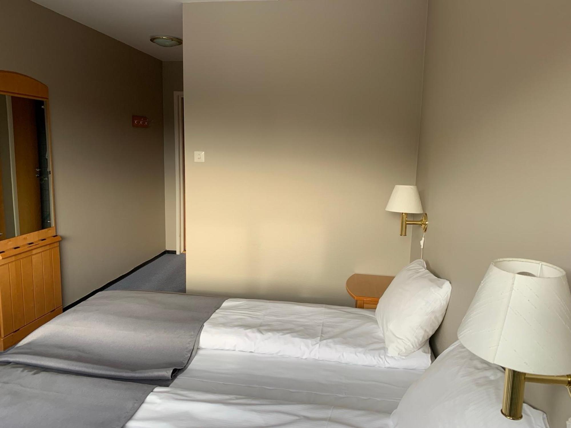 Standard Queen Room photo 2