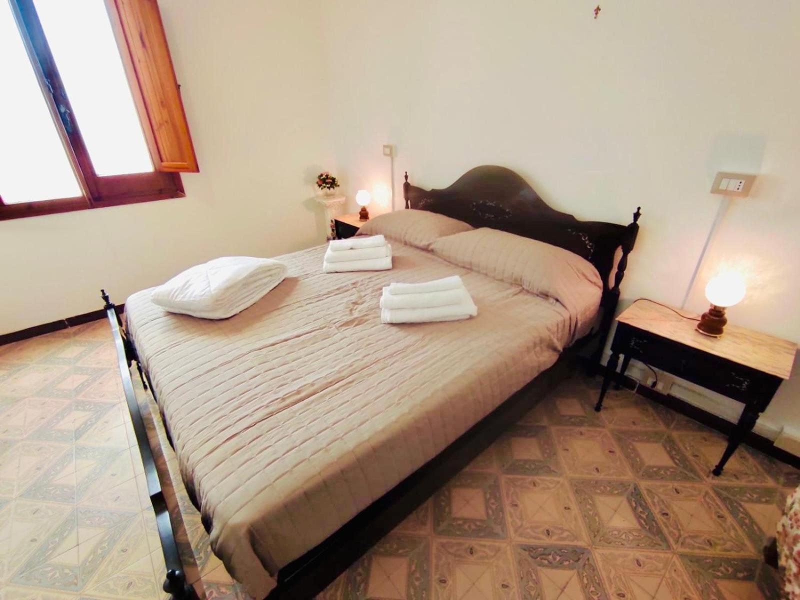 Large Double Room photo 1