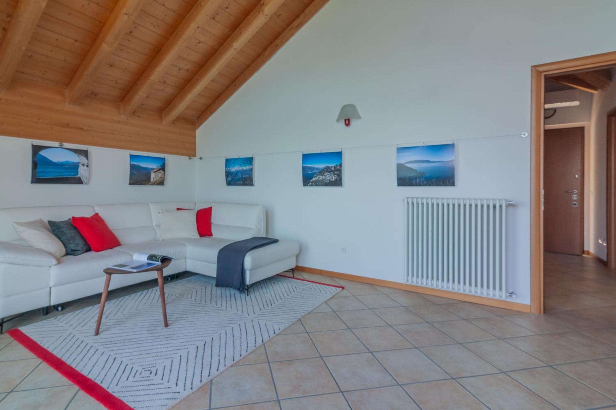 Apartment with Lake View photo 2