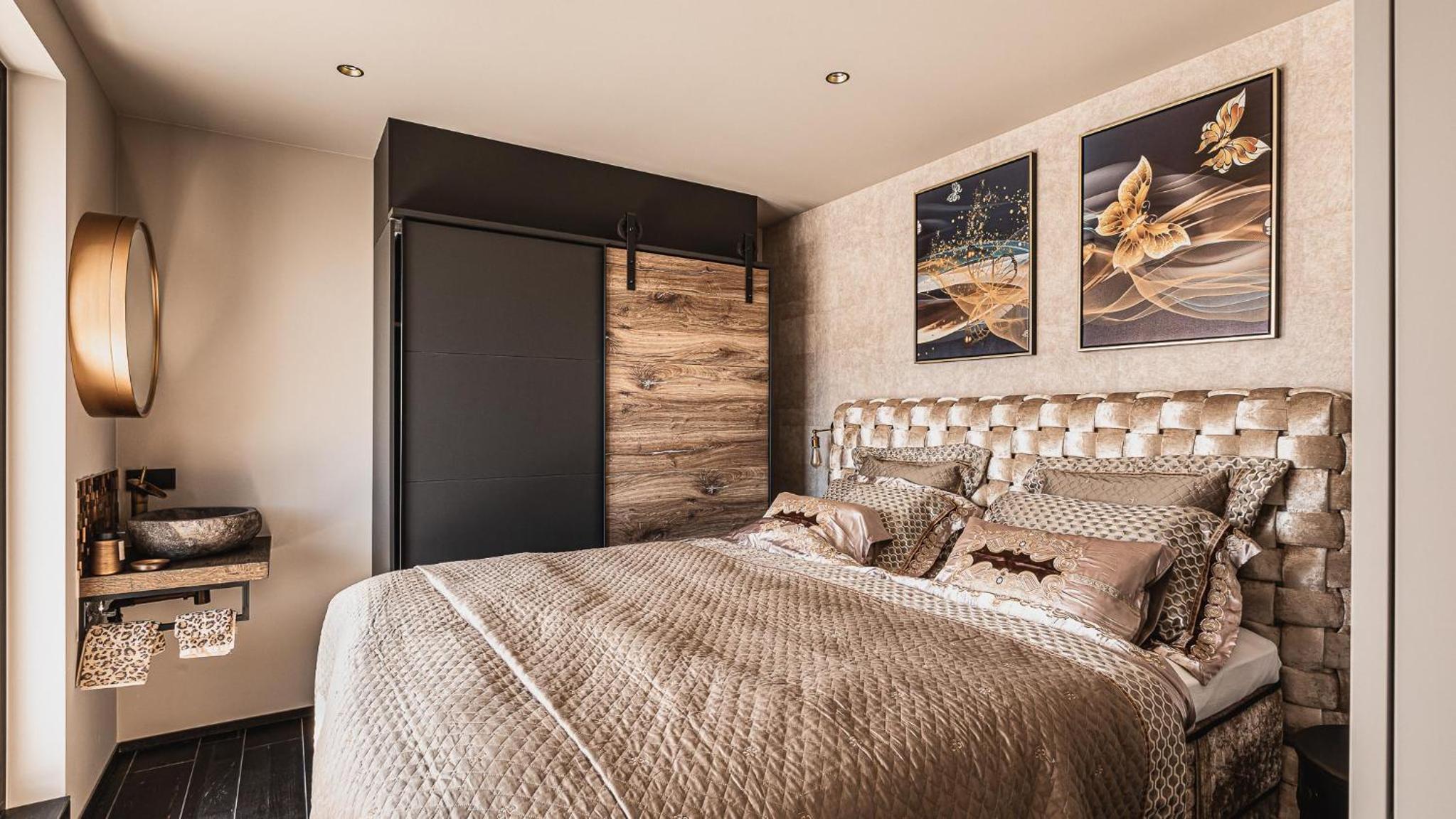 Four-Bedroom House photo 1