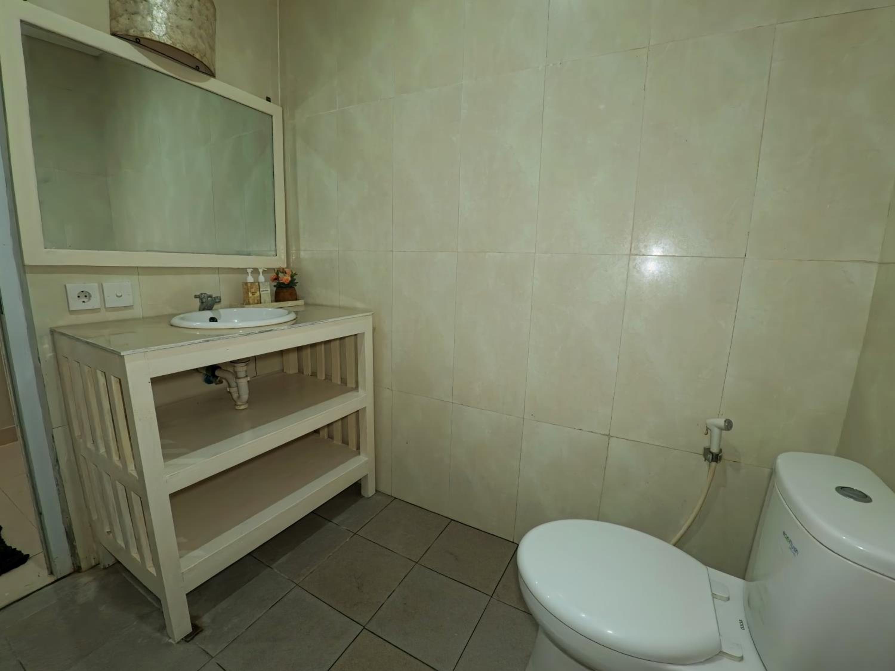 Double Room with Pool View - Photo 21