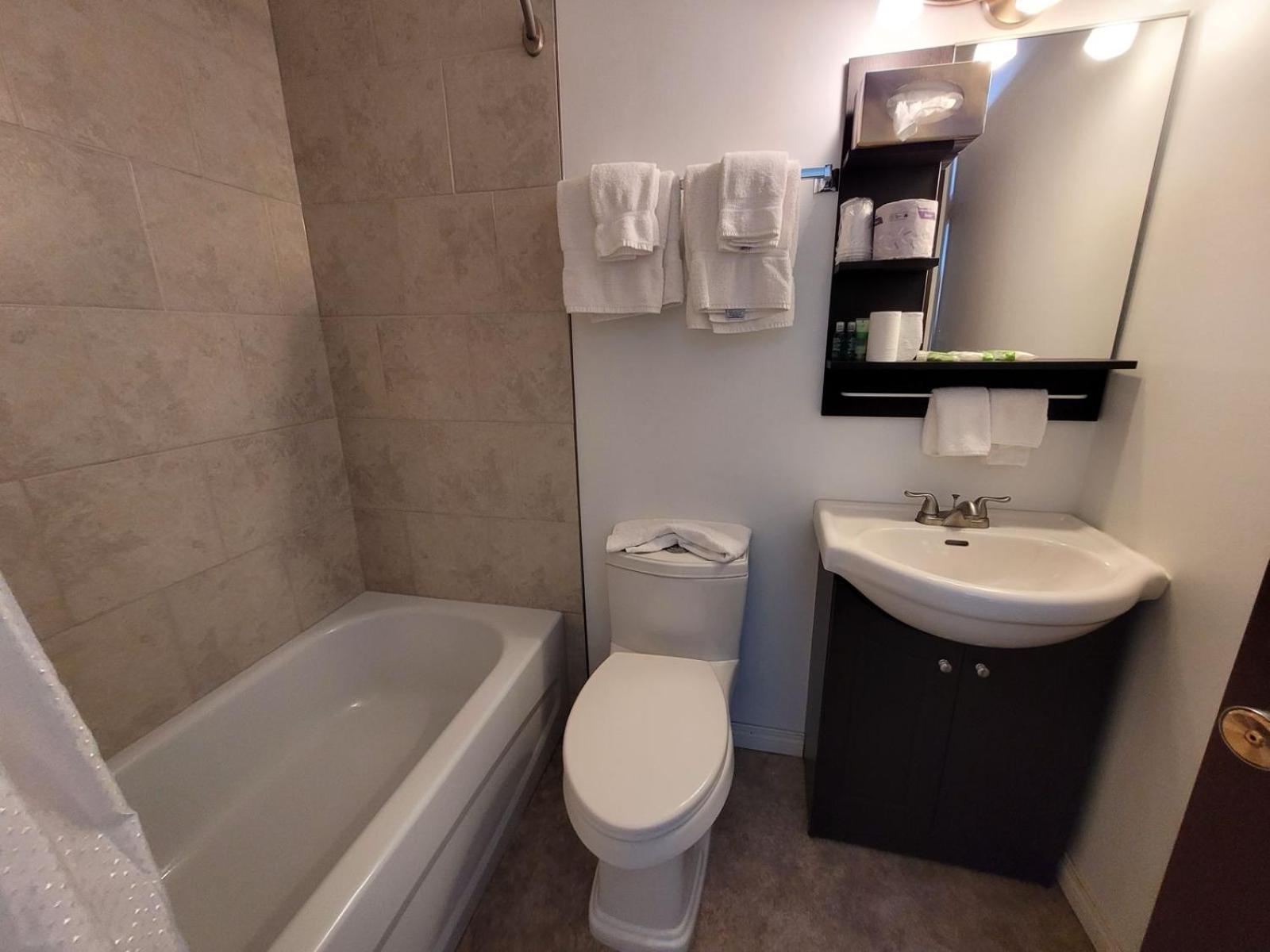 Double Room - Photo 6