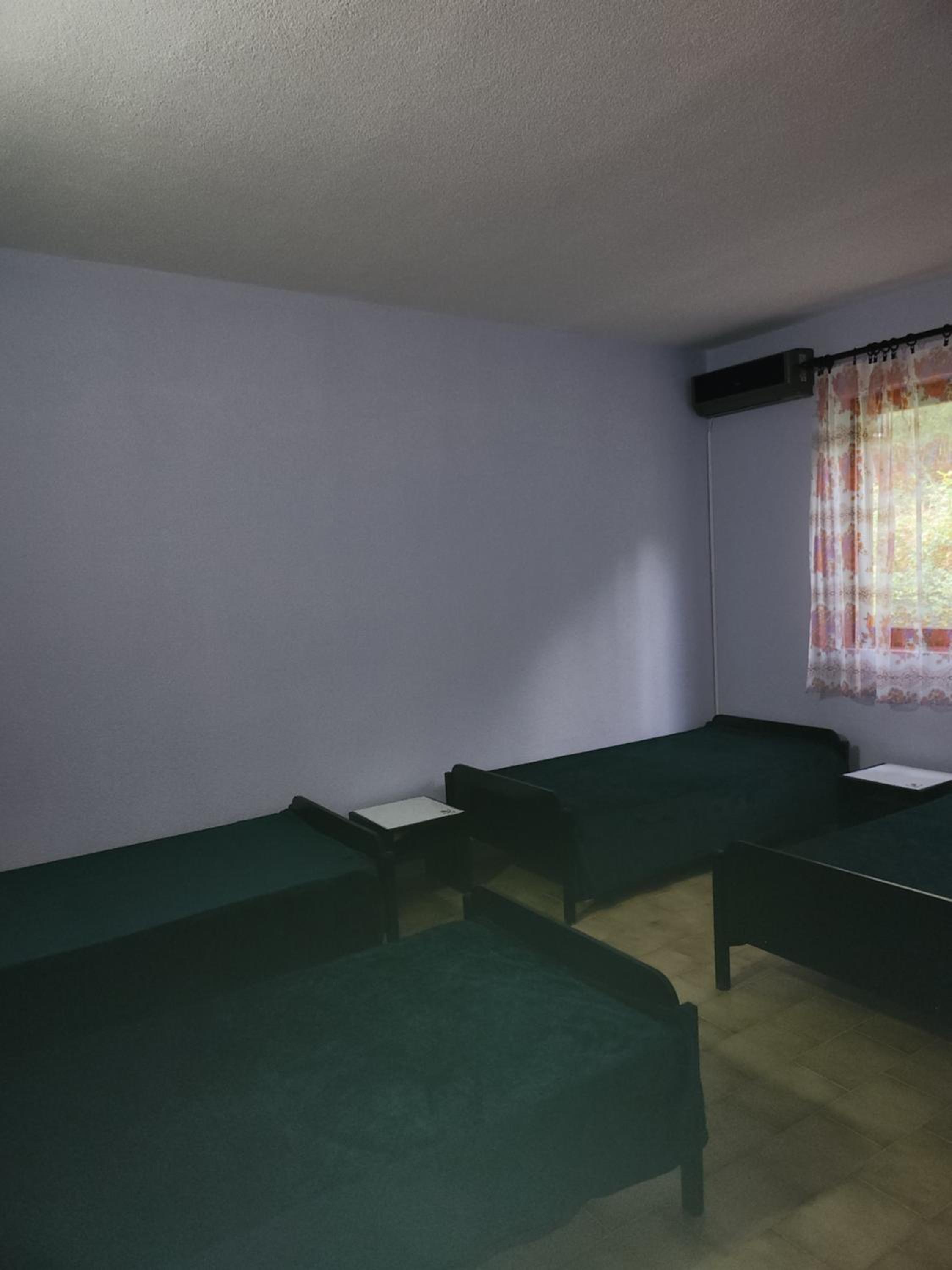 Quadruple Room with Private Bathroom photo 1