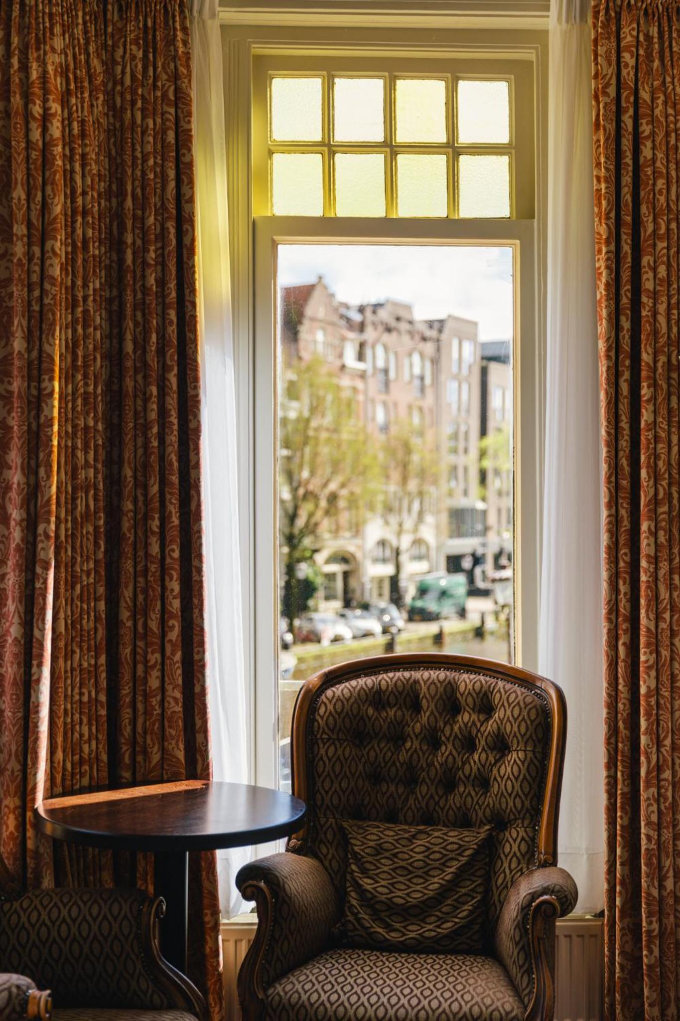 Twin Room with Canal View photo 3
