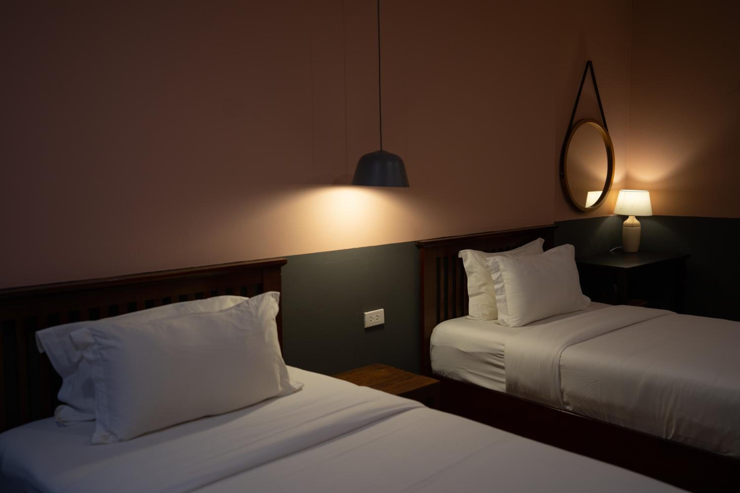 Standard Twin Room - Photo 2