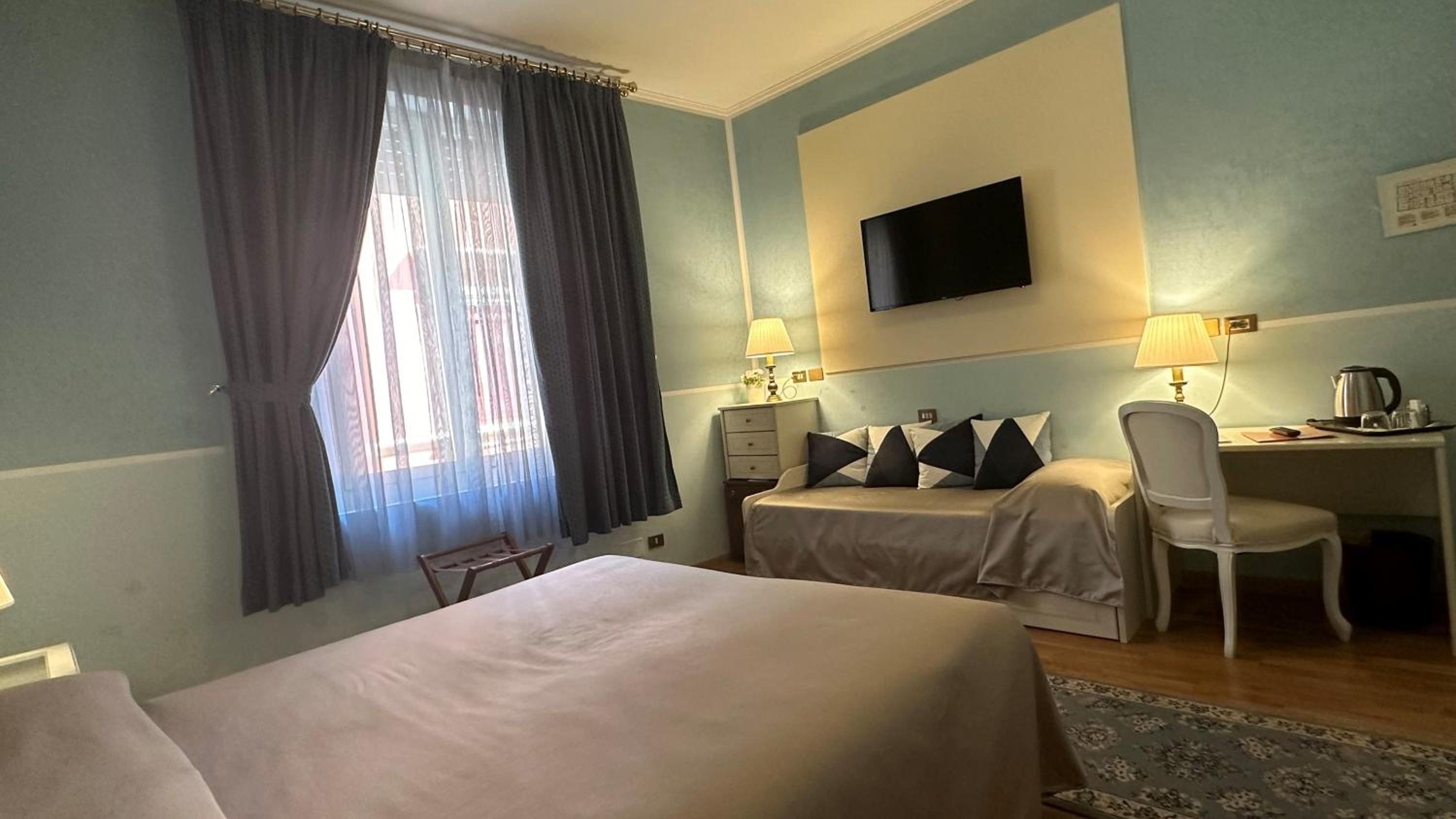 Triple Room